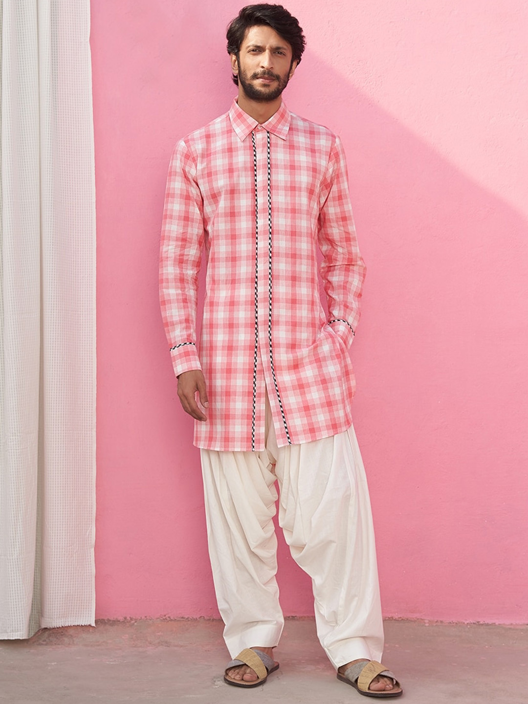 

Abhishti Checked Shirt Collar Cotton Kurta, Pink