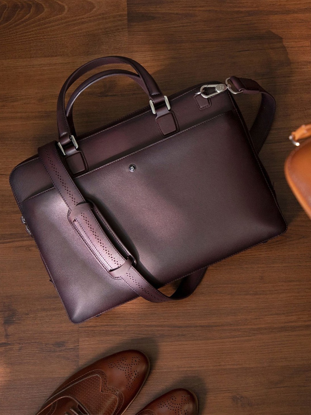 

Lapis Bard Bordeaux Ducorium Spencer 15-inch Slim Laptop Business Bag, Maroon