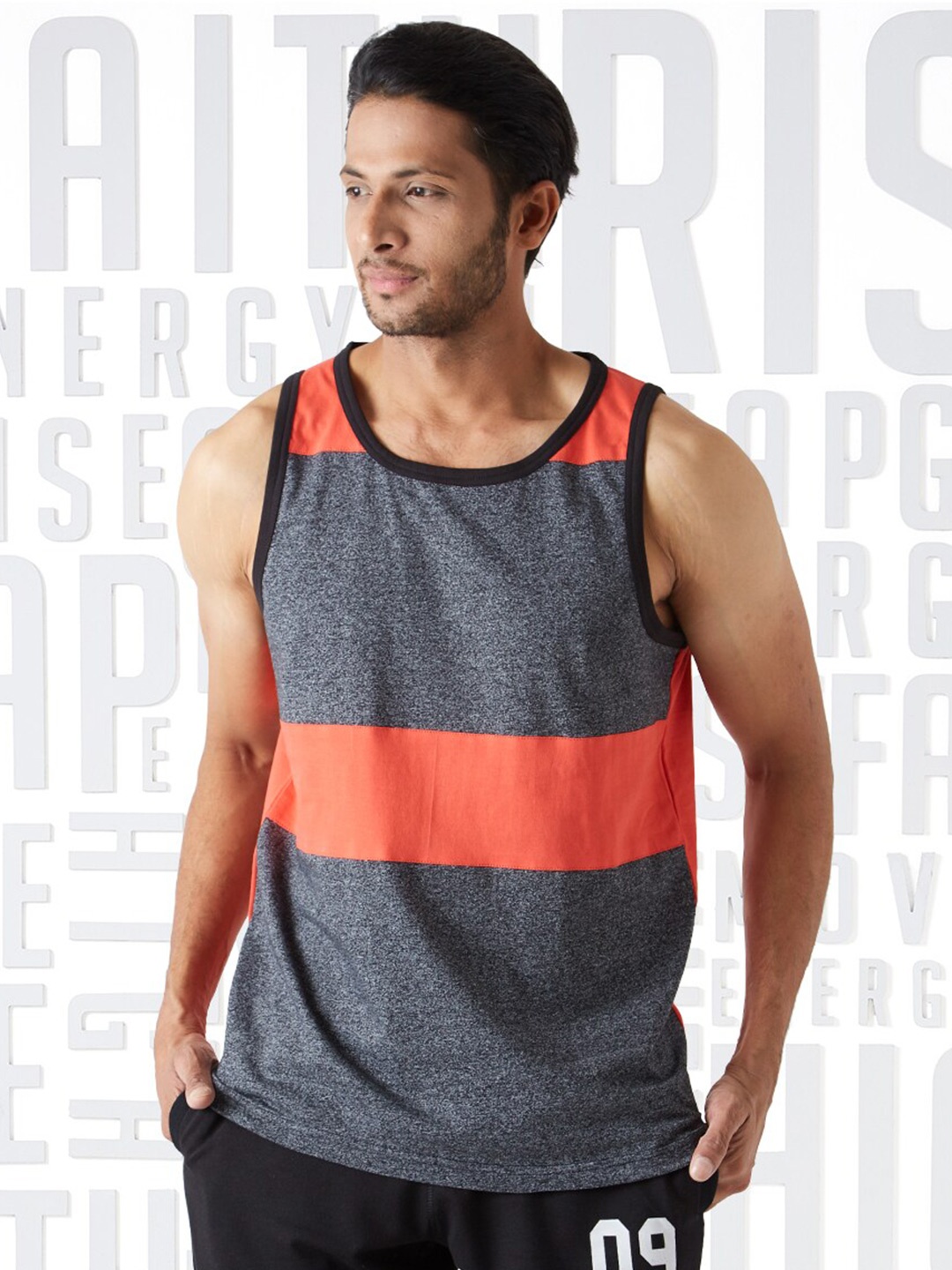 

Metronaut Men Colourblocked Cotton Sleeveless T-shirt, Grey