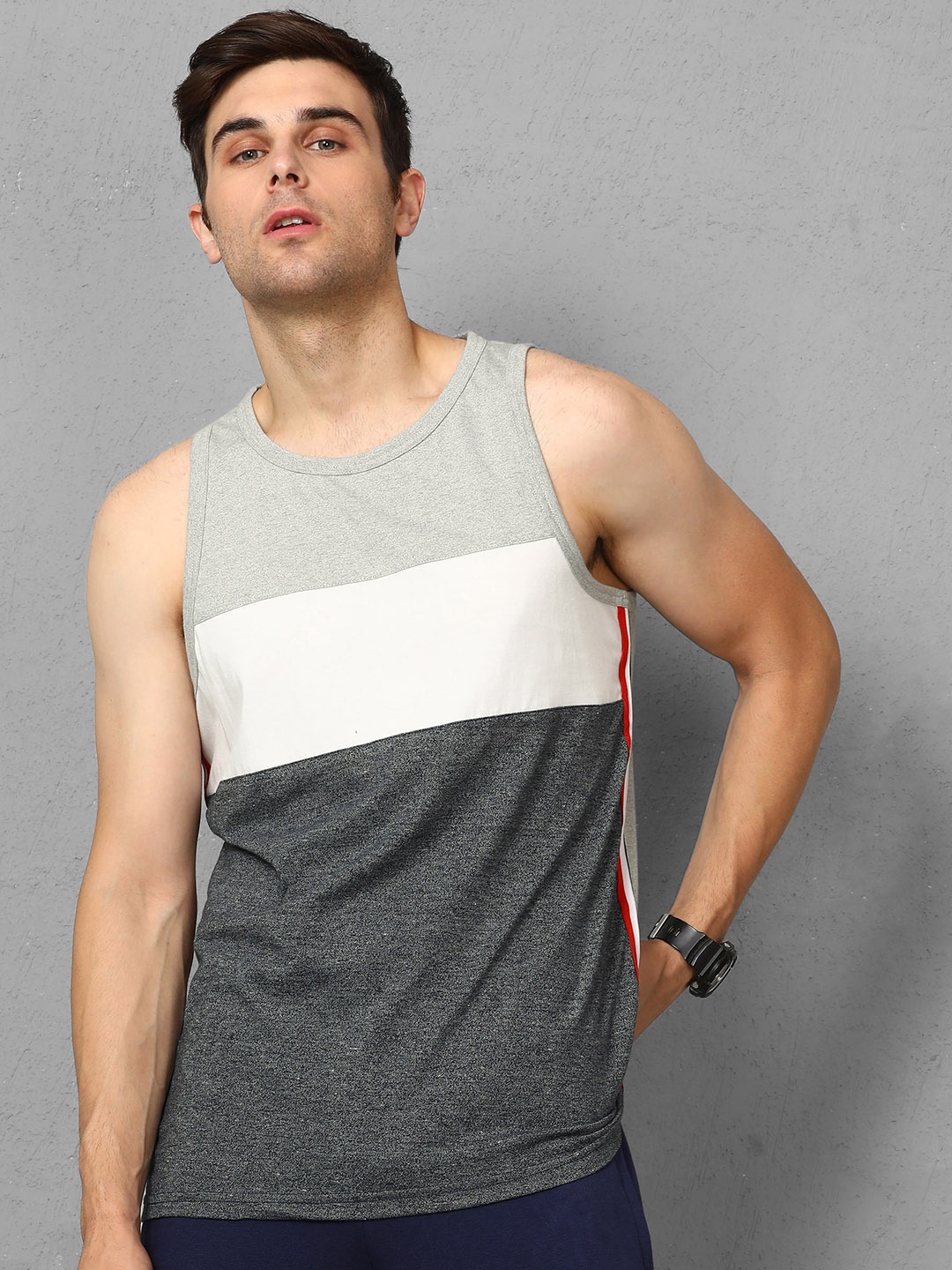 

Metronaut Men Colourblocked Cotton Sleeveless T-shirt, Grey