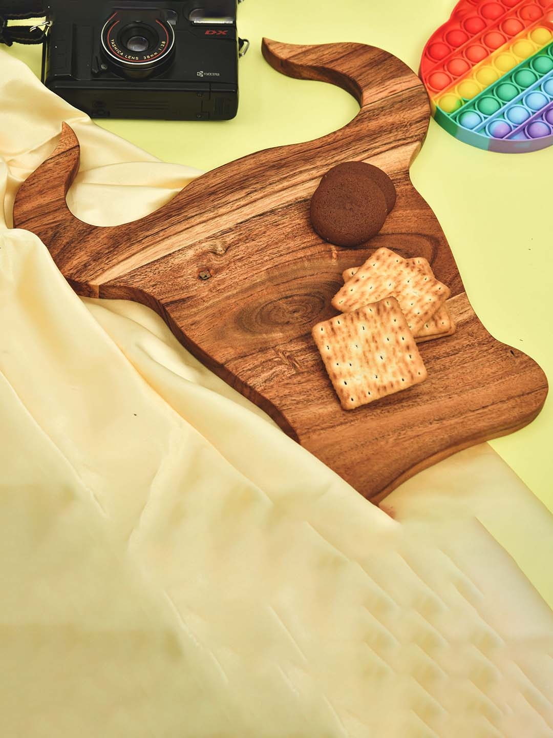 

JAIPUR FASHION MODE Brown Bull-Shaped Wooden Chopping Board