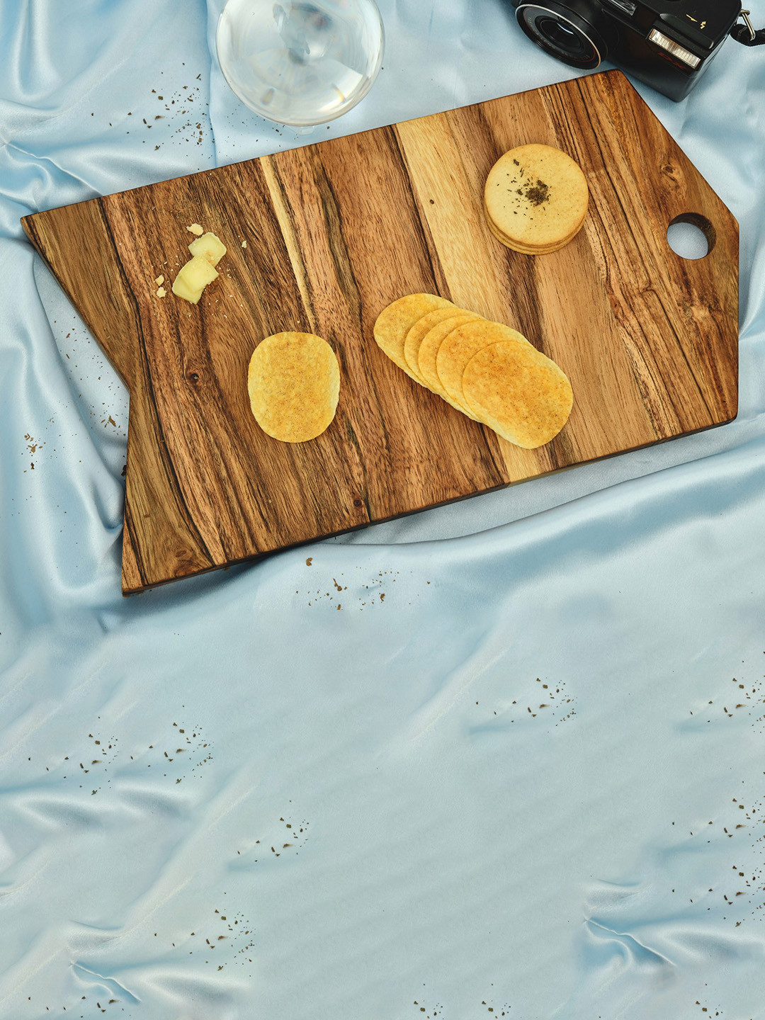 

JAIPUR FASHION MODE Brown Arrow-Shaped Wooden Chopping Board