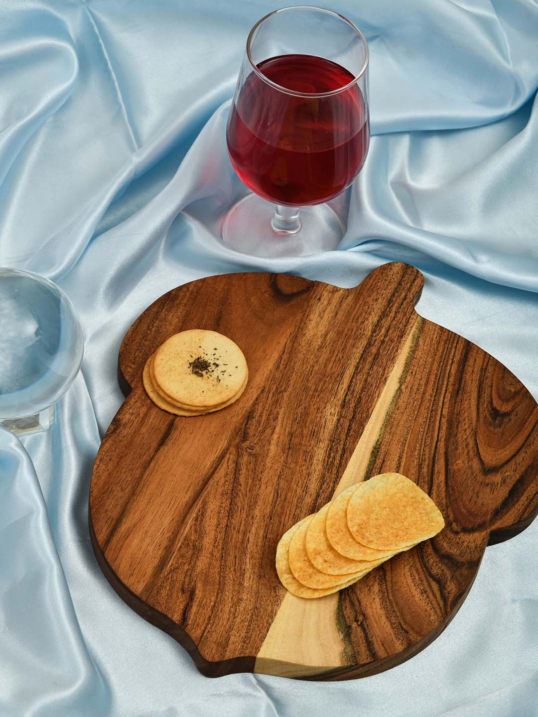 

JAIPUR FASHION MODE Brown Nut-Shaped Wooden Chopping Board