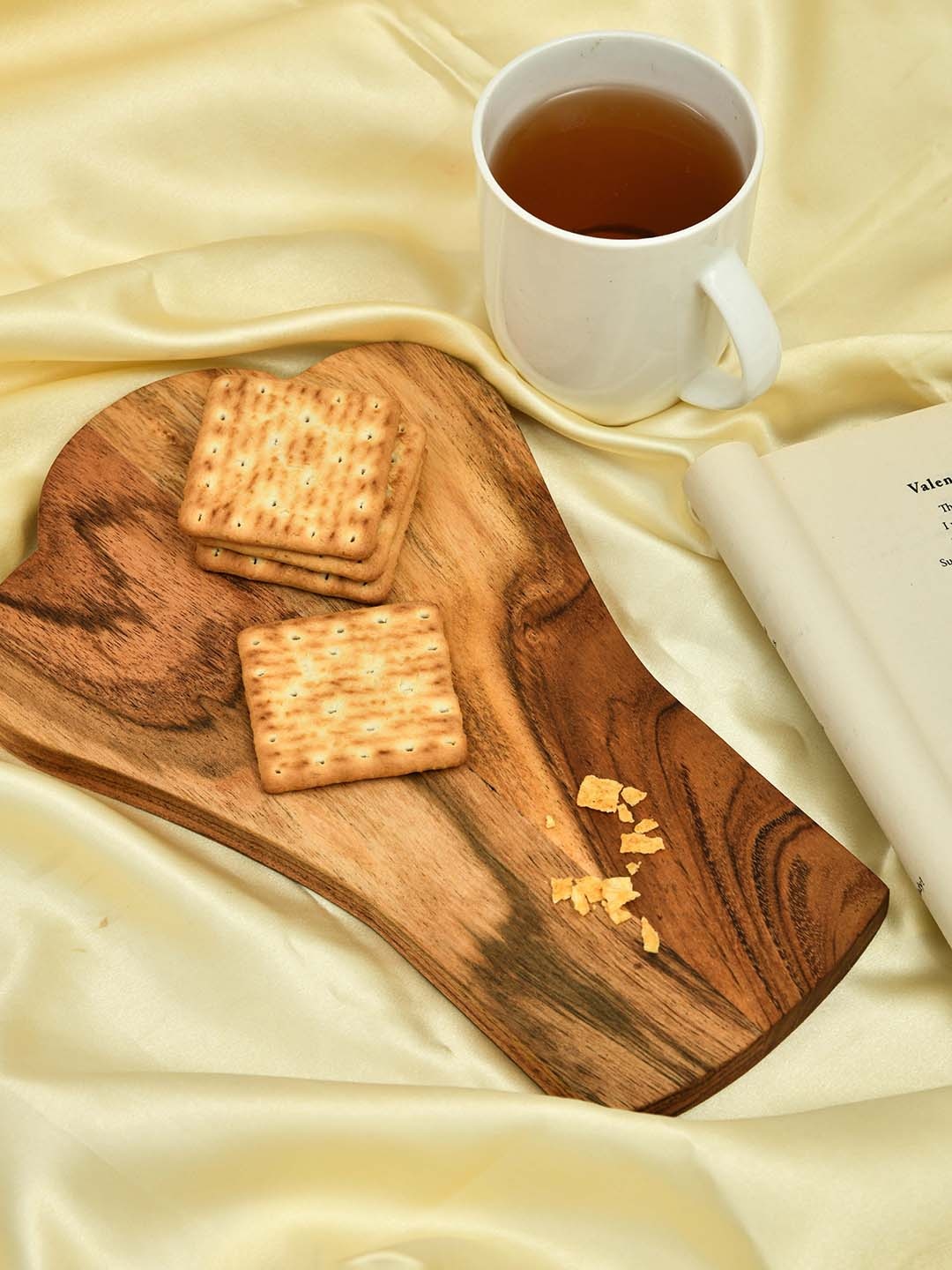 

JAIPUR FASHION MODE Brown Chef Cap-Shaped Wooden Chopping Board