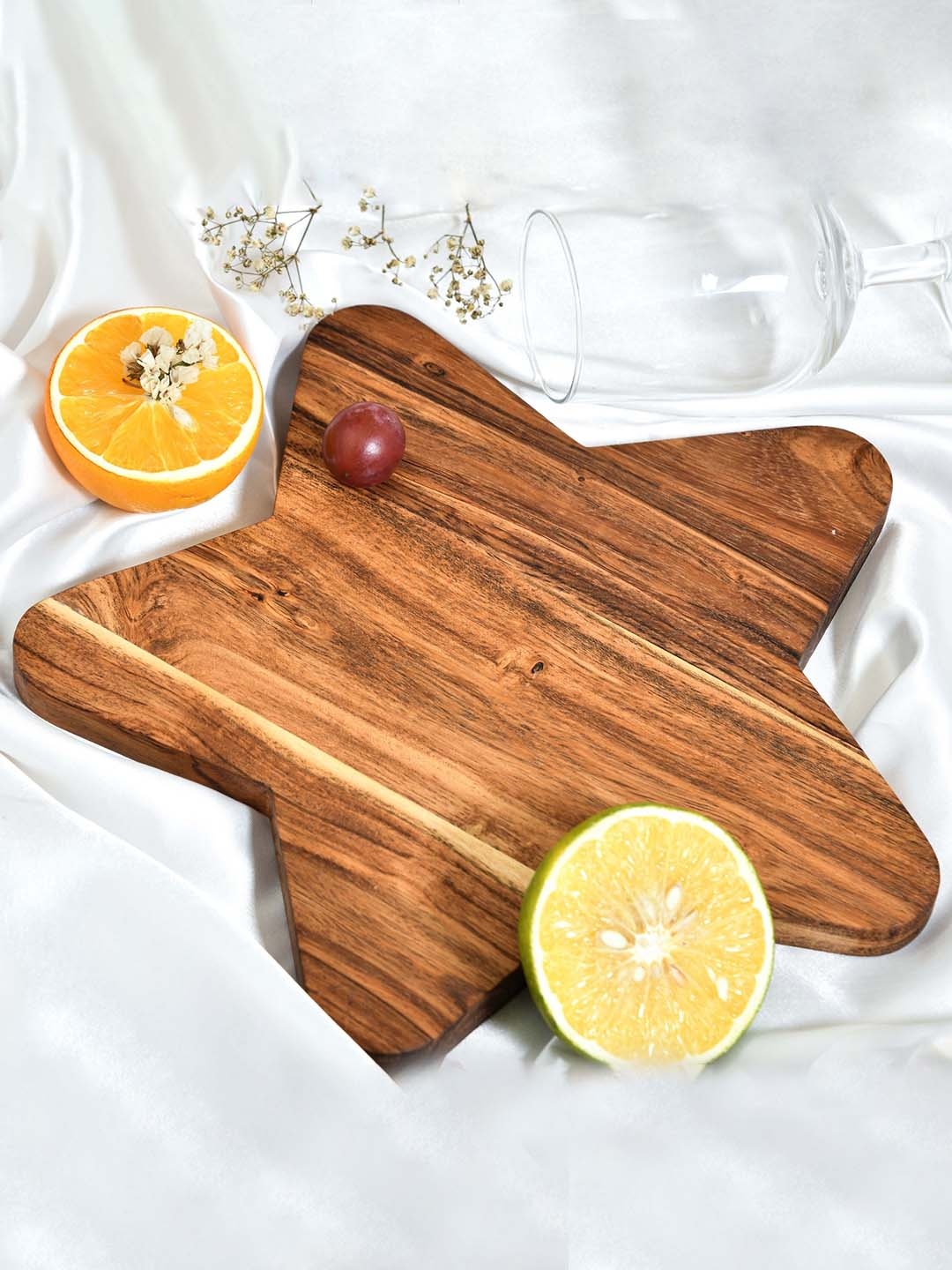 

JAIPUR FASHION MODE Brown Star-Shaped Wooden Chopping Board
