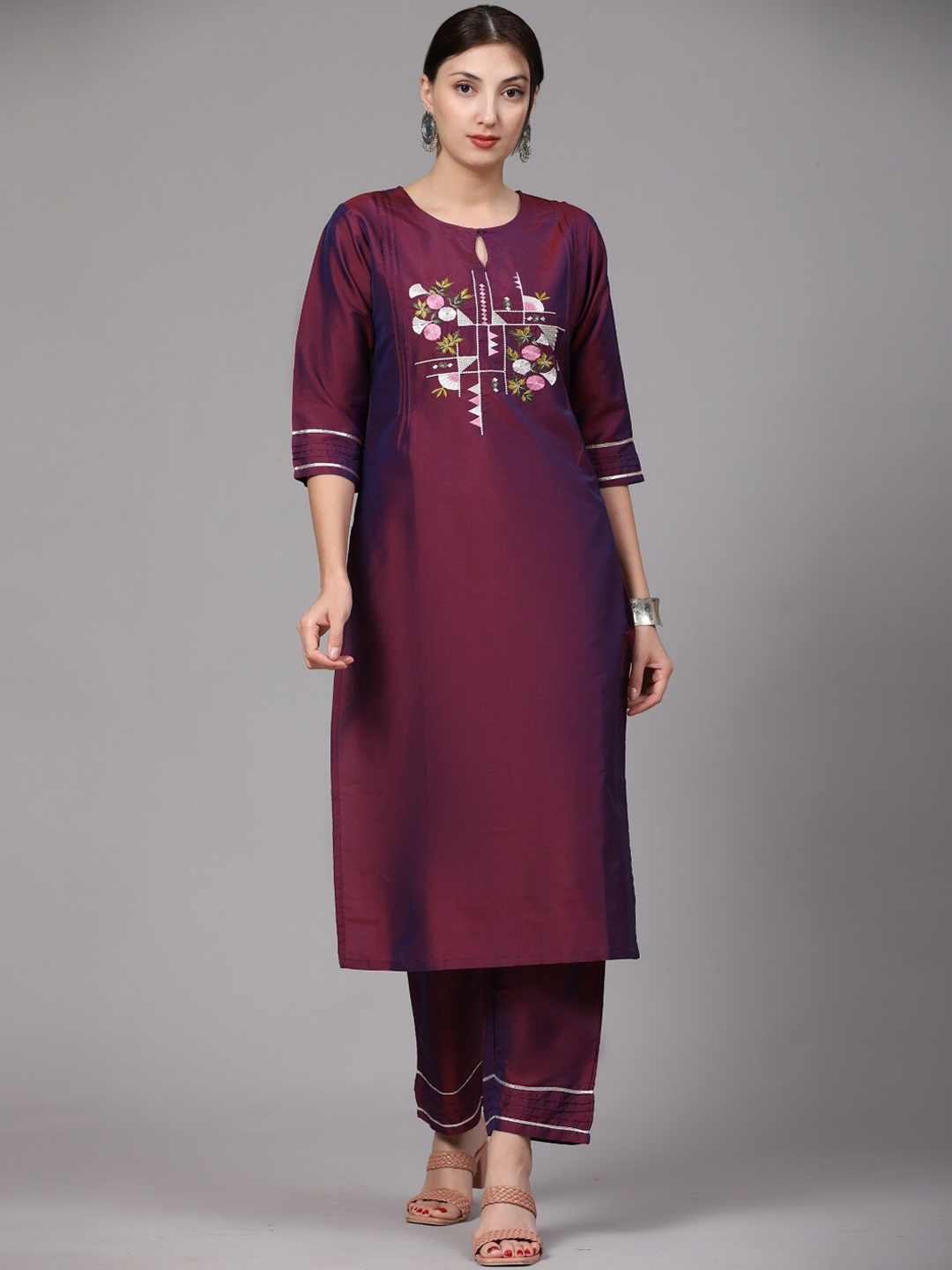 

V TRADITION Floral Yoke Design Regular Thread Work Kurta With Trousers, Purple