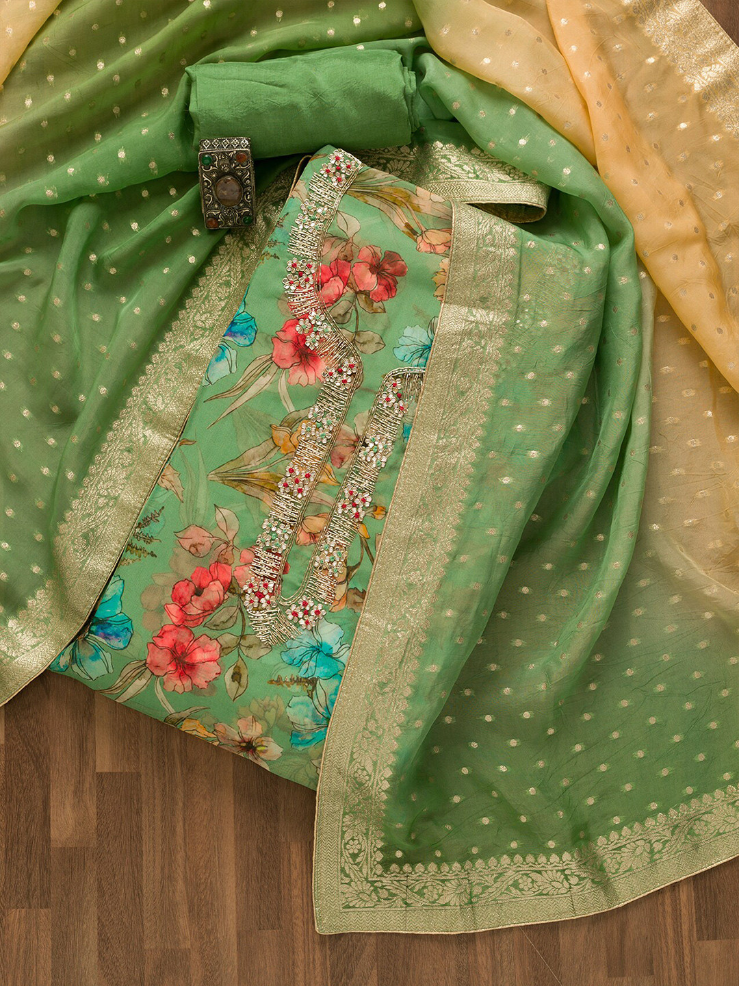 

Koskii Printed Semi-Stitched Dress Material, Green