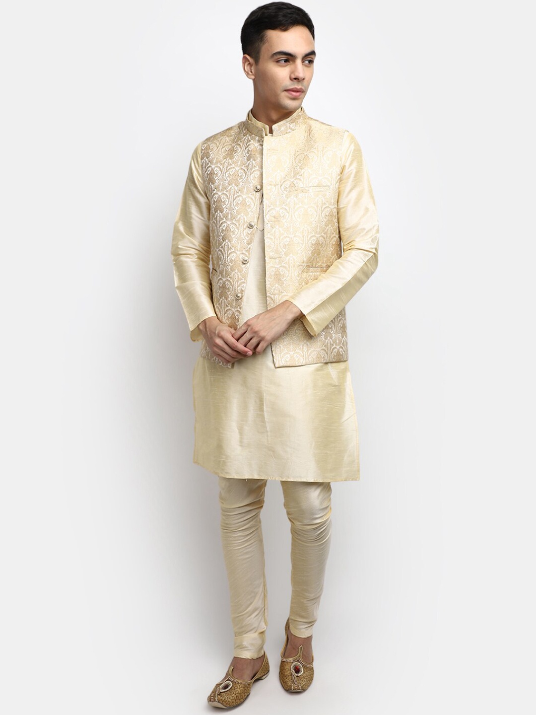 

V-Mart Mandarin Collar Pure Cotton Kurta with Pyjamas & Nehru Jacket, Gold