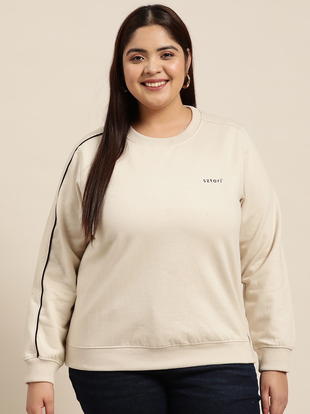 

Sztori Plus Size Women Solid Sweatshirt With Contrast Piping, Off white