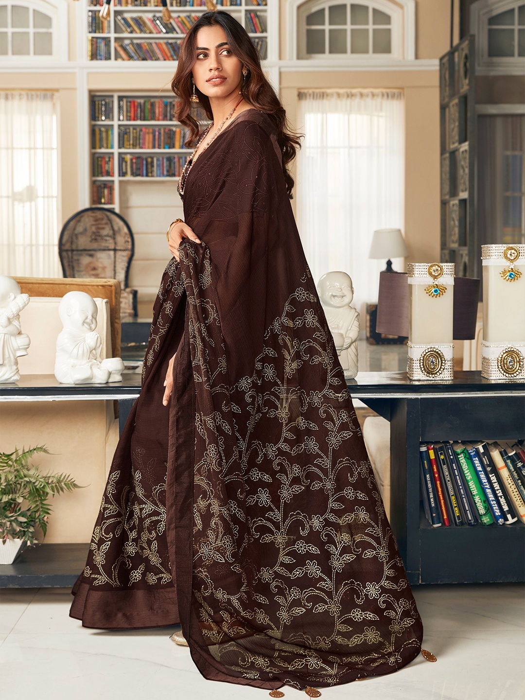 

all about you Brown & White Floral Printed Pure Chiffon Saree