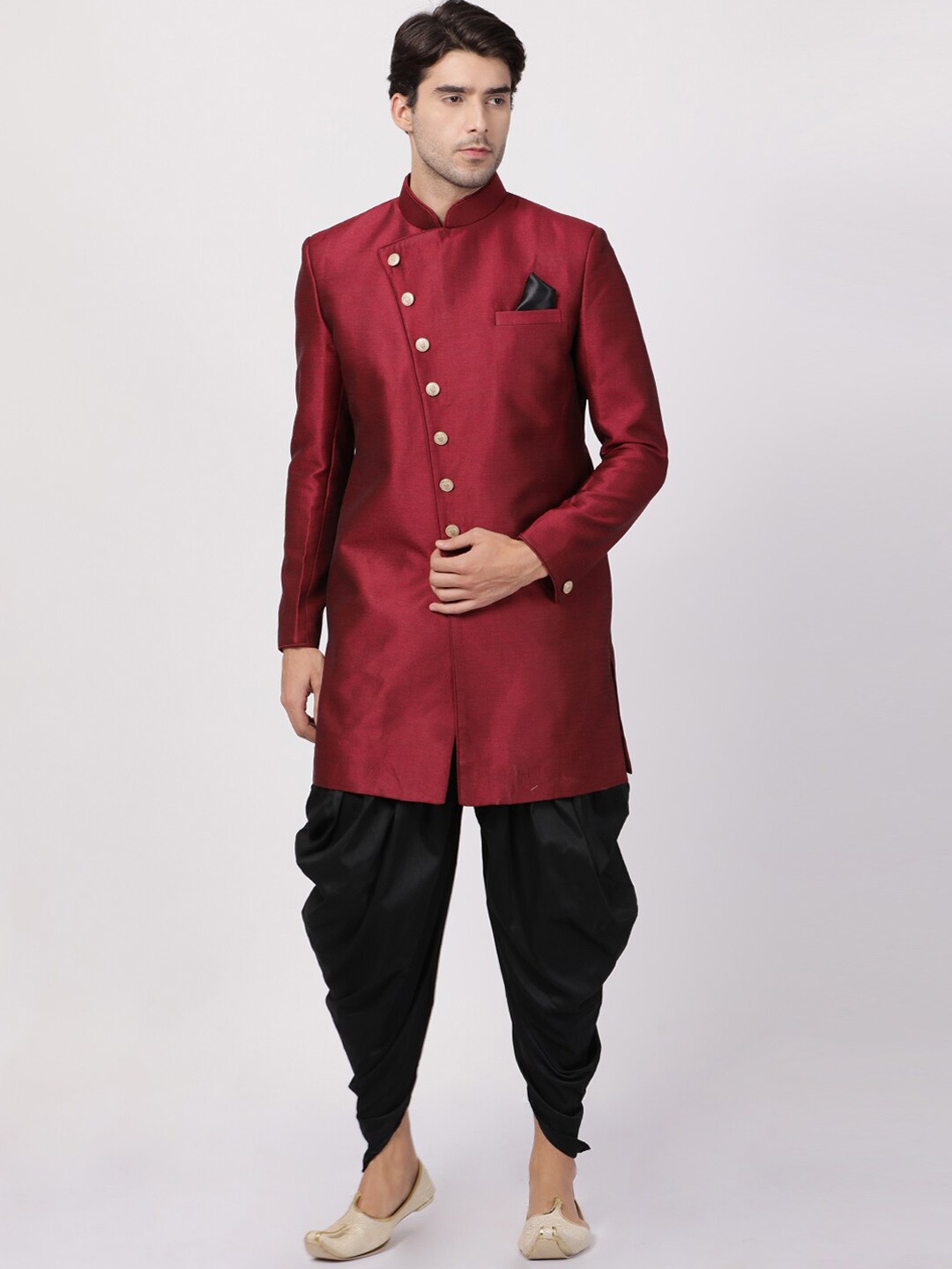 

VASTRAMAY Woven Design Mandarin Collar Slim-Fit IndoWestern Sherwani Set, Maroon