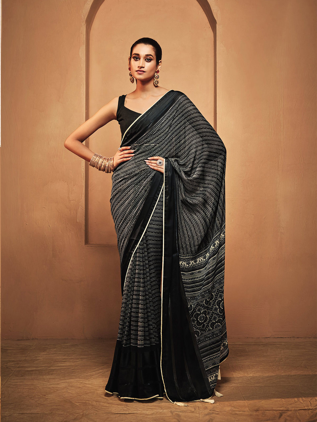

all about you Black & White Abstract Printed Pure Georgette Saree