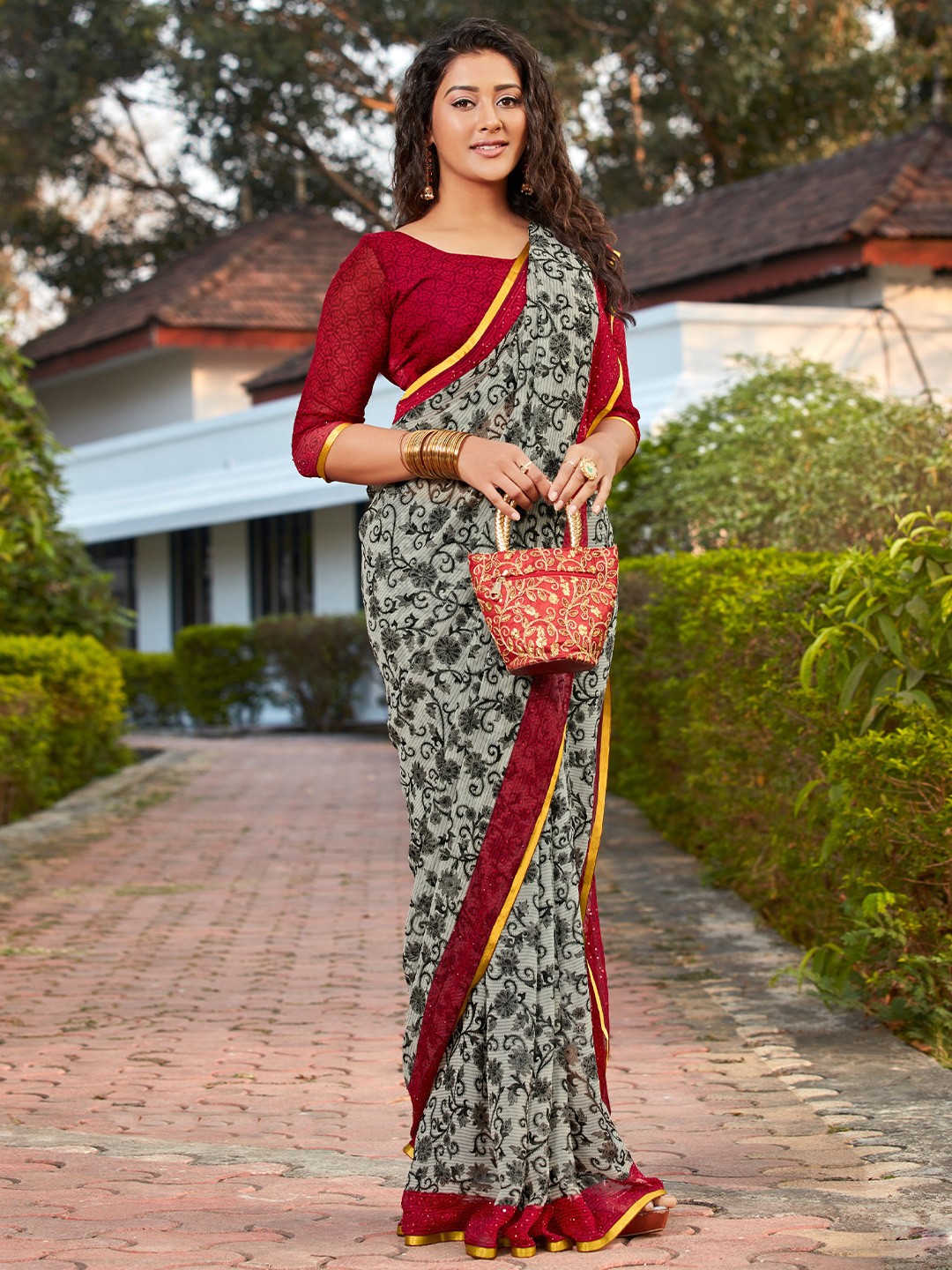 

all about you Grey & Red Floral Zari Pure Chiffon Saree With Blouse Piece