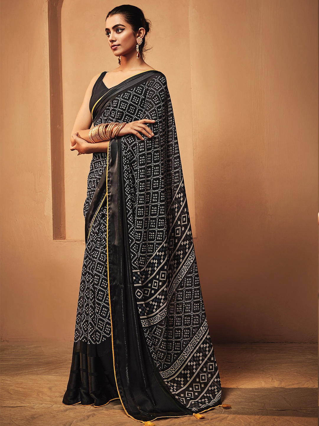 

all about you Black & White Bandhani Zari Pure Georgette Saree With Blouse Piece