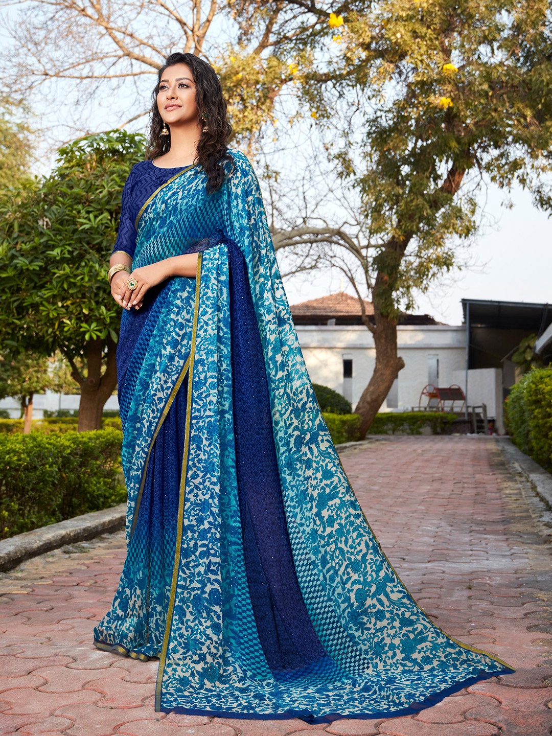 

all about you Blue & White Floral Printed Zari Pure Chiffon Saree