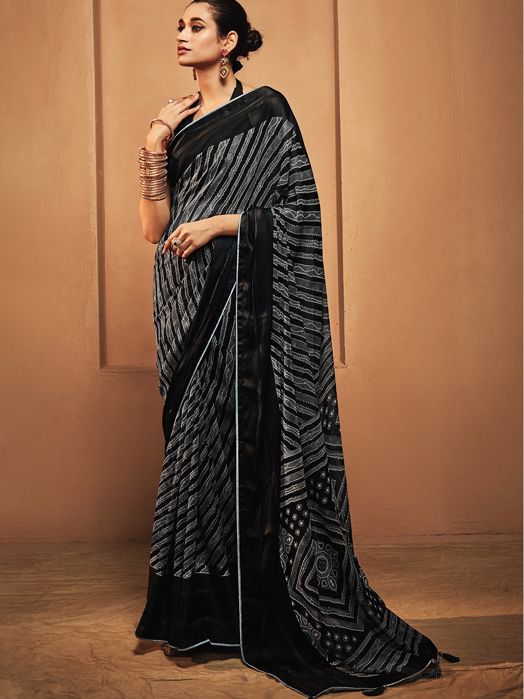 

all about you Grey & White Striped Pure Georgette Saree With Blouse Piece