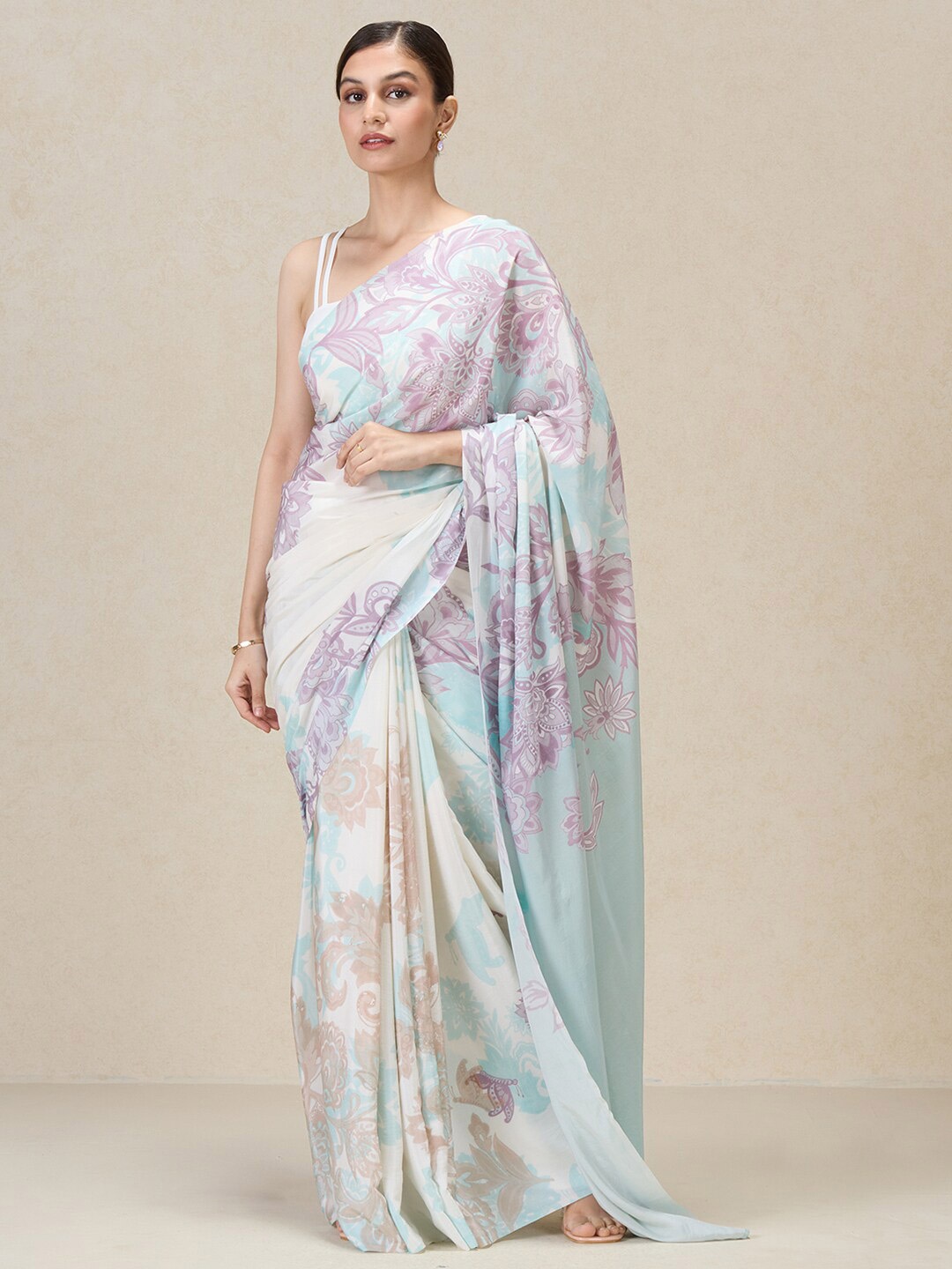 

navyasa by liva Floral Printed Liva Saree, Blue