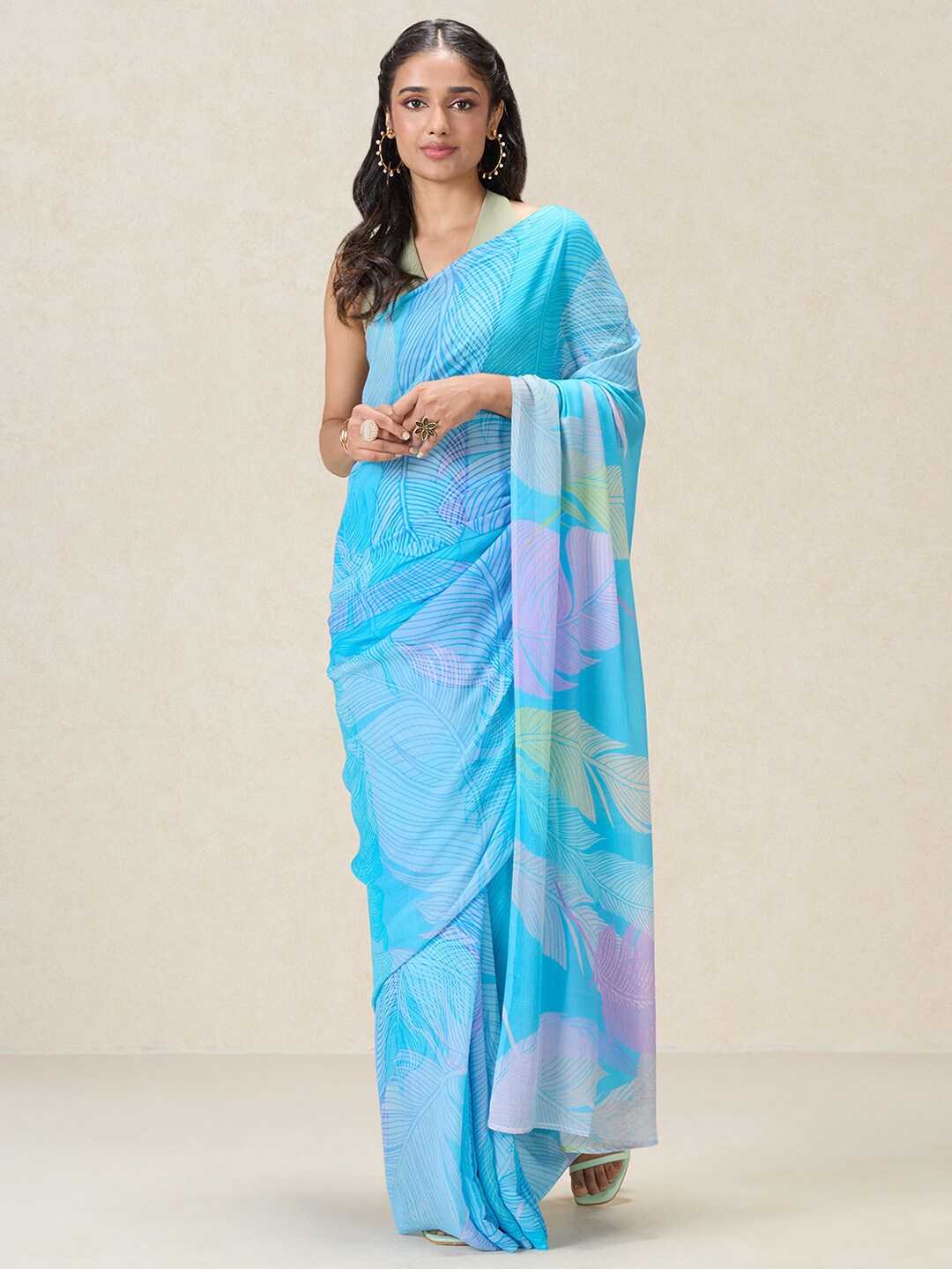 

navyasa by liva Floral Printed Liva Saree, Blue