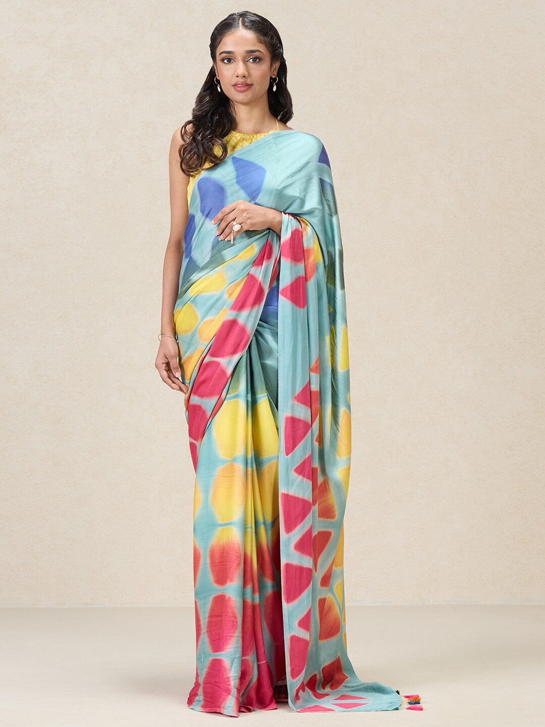 

navyasa by liva Geometric Printed Liva Saree, Blue