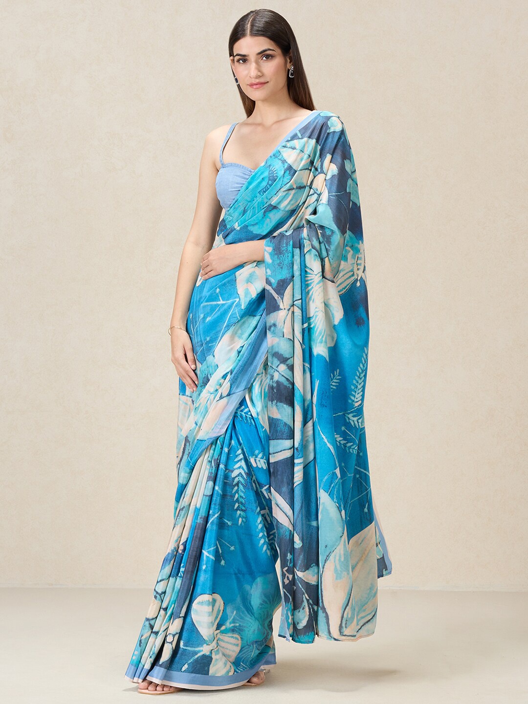 

navyasa by liva Floral Printed Liva Saree, Blue