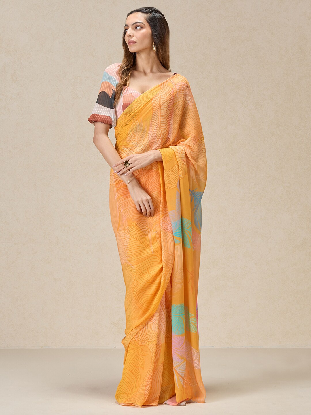 

navyasa by liva Floral Printed Liva Saree, Yellow