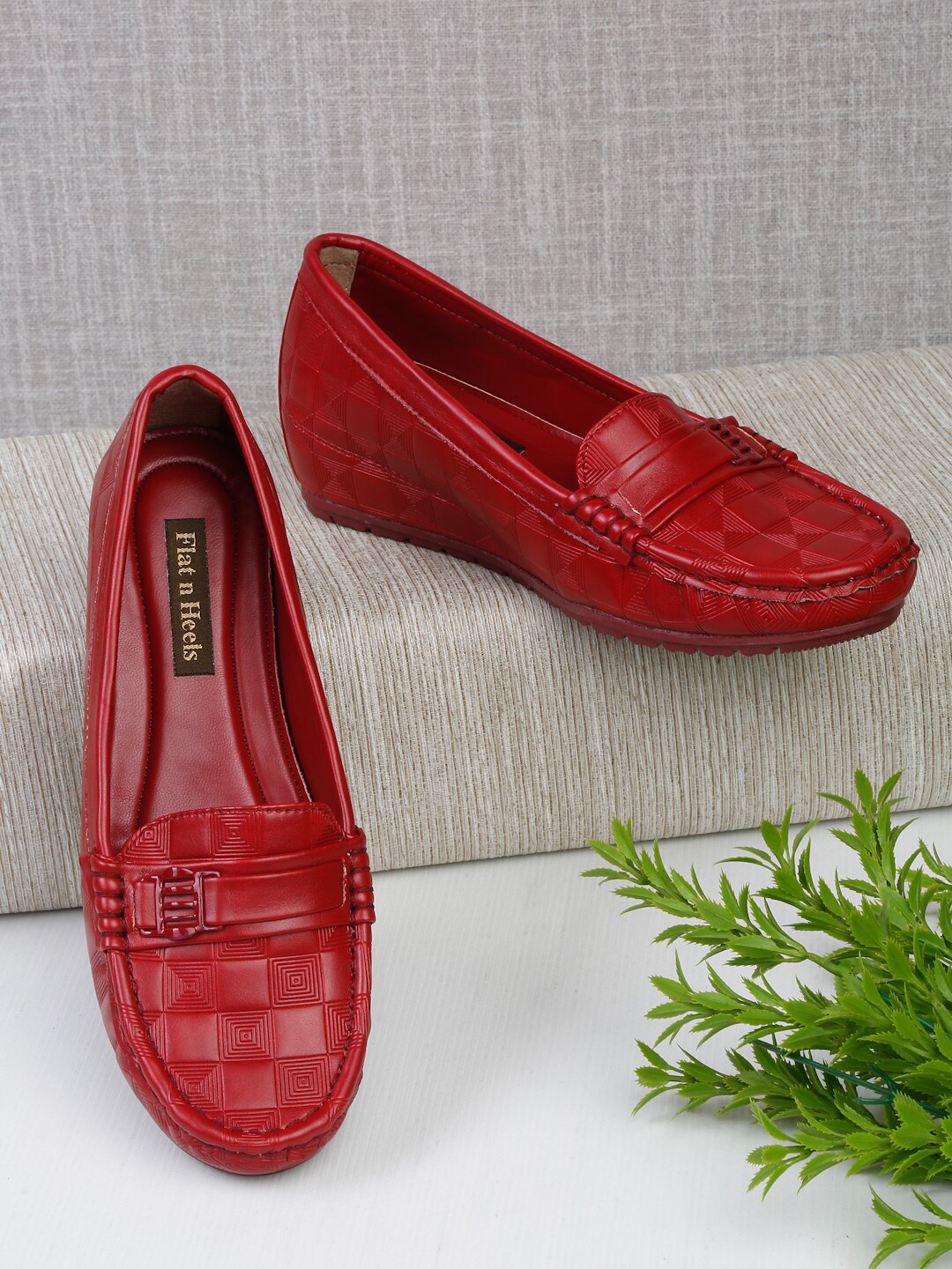 

Flat n Heels Women Textured Heeled Loafers, Maroon