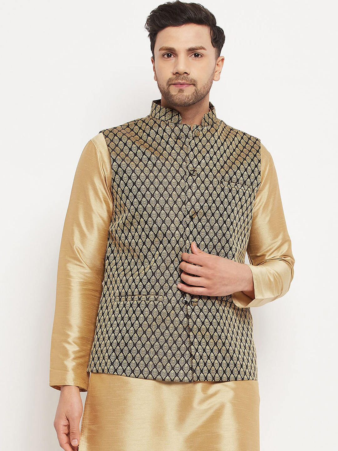 

VASTRAMAY Woven Design Mandarin Collar Sleeveless Nehru Jacket, Black