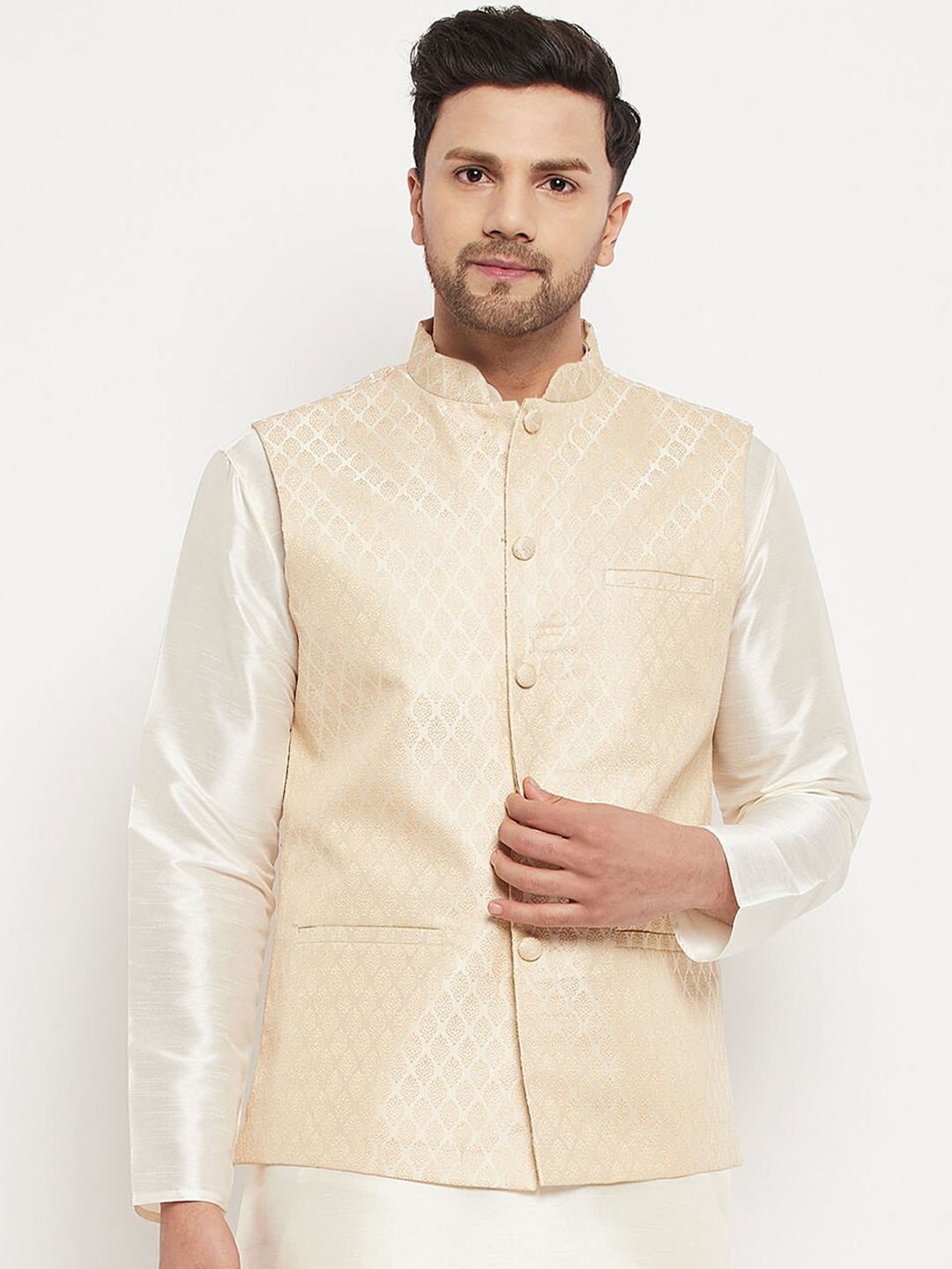 

VASTRAMAY Woven Design Mandarin Collar Sleeveless Nehru Jacket, Cream