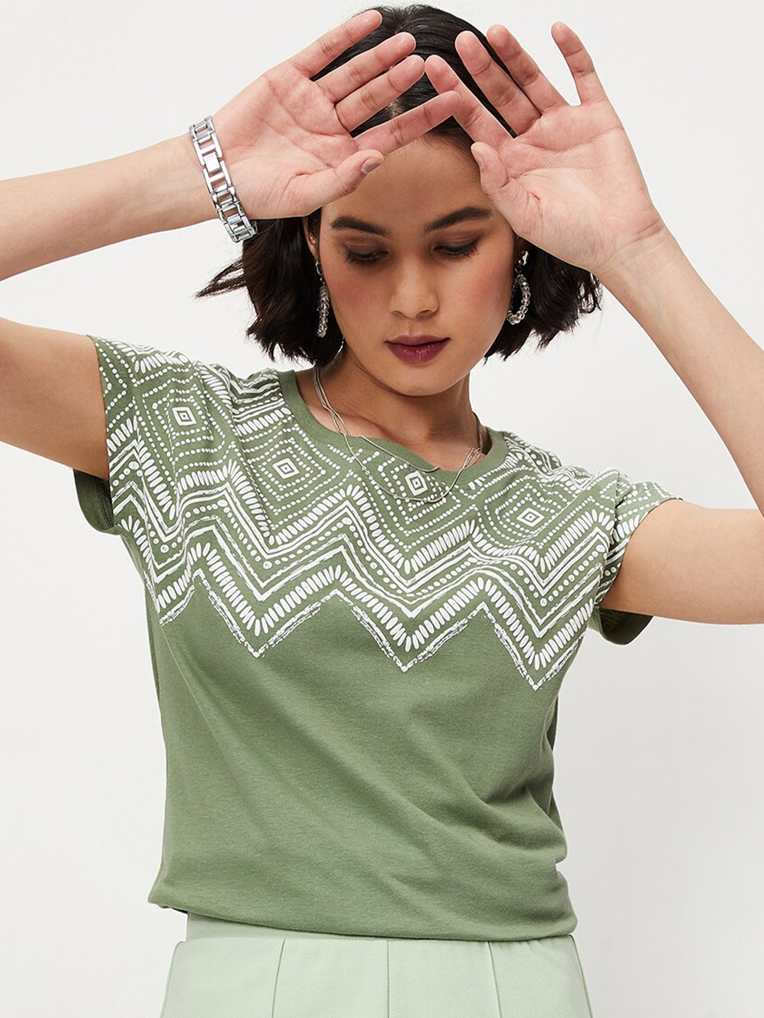 

max Geometric Printed Extended Sleeves Pure Cotton Regular Top, Olive