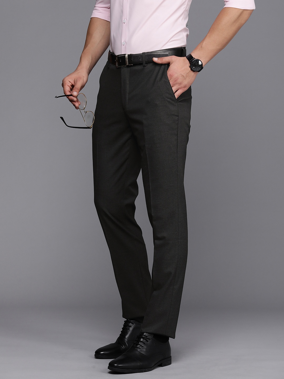 

Louis Philippe Men Slim Fit Formal Trousers, Black