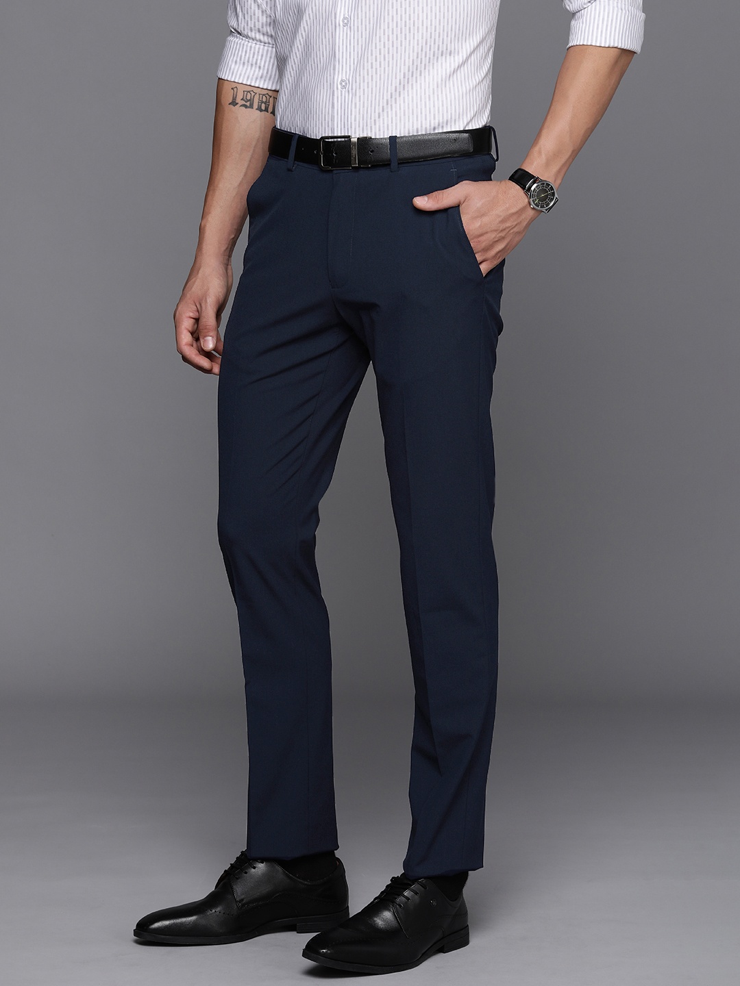 

Louis Philippe Men Super Slim Fit Formal Trousers, Navy blue