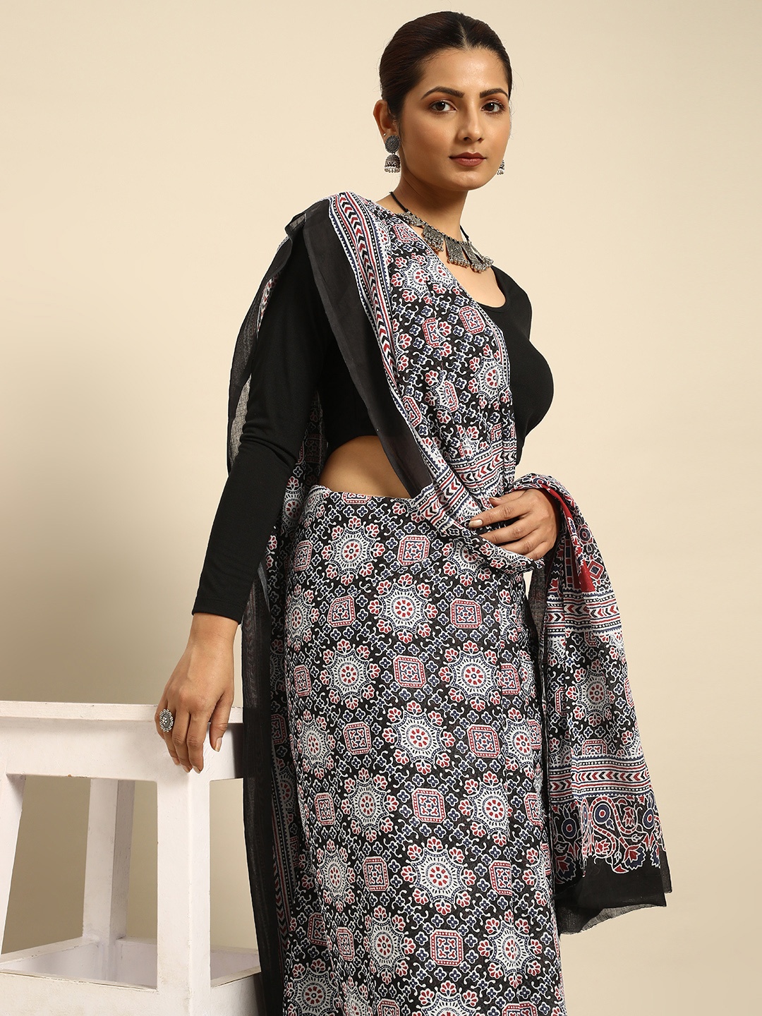 

Taavi Ethnic Motifs Pure Cotton Block Print Saree, Black