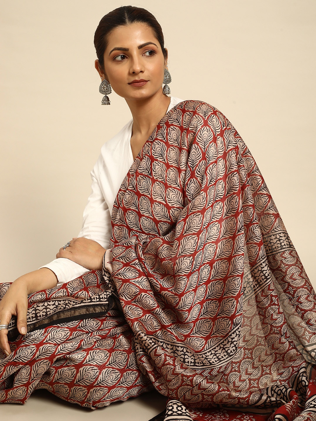 

Taavi Ajrak Zari Silk Blend Block Print Saree, Red