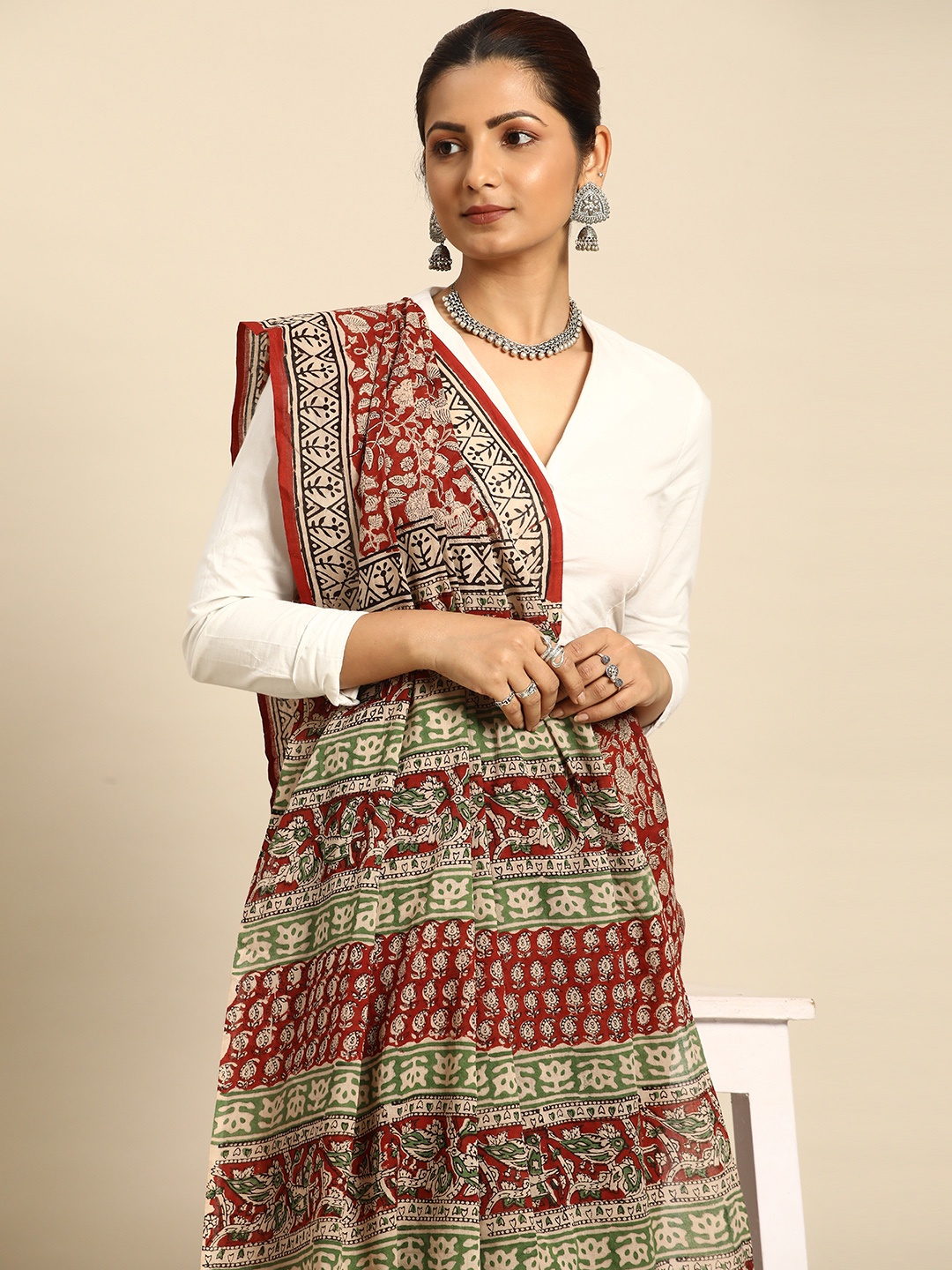 

Taavi Ajrak Pure Cotton Block Print Saree, Red