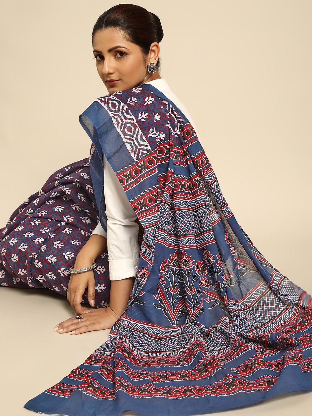 

Taavi Ethnic Motifs Pure Cotton Block Print Saree, Navy blue