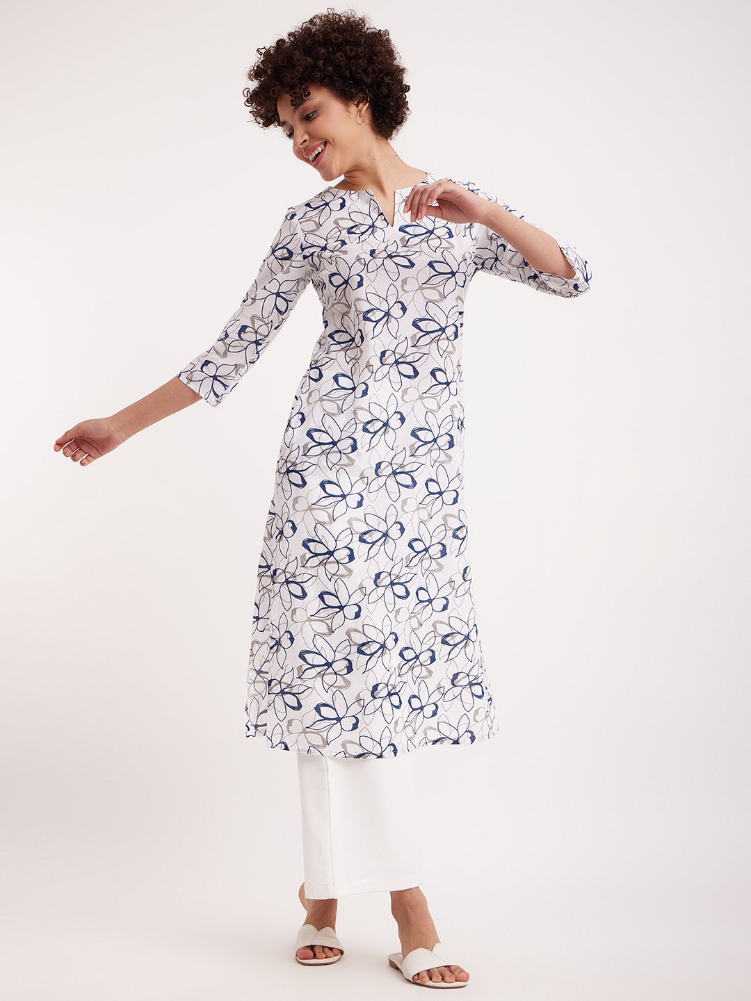 

Pink Fort Floral Printed Notched Neck A-Line Cotton Kurta, White