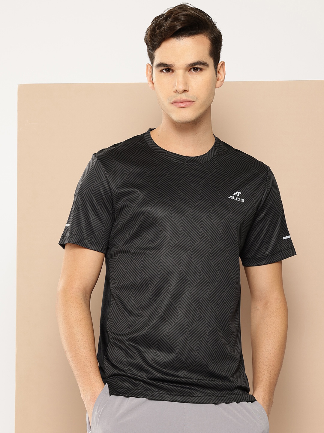 

Alcis Men Printed Anti Static Slim Fit T-shirt, Grey