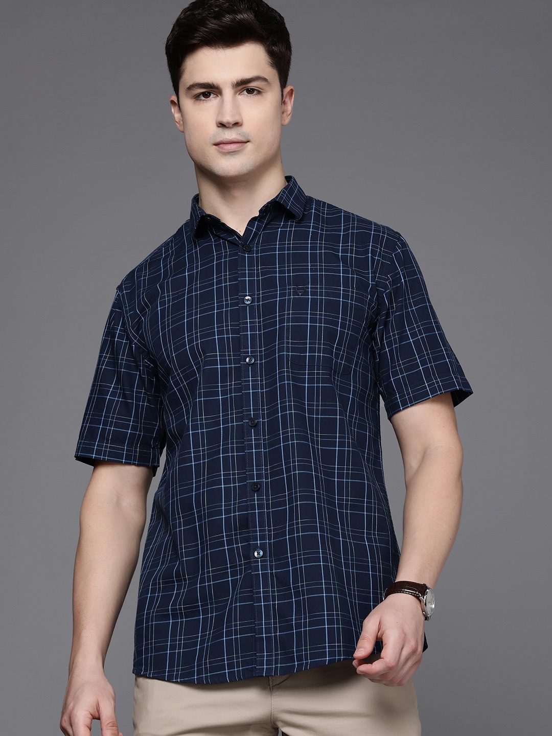 

Allen Solly Men Slim Fit Opaque Checked Casual Shirt, Navy blue