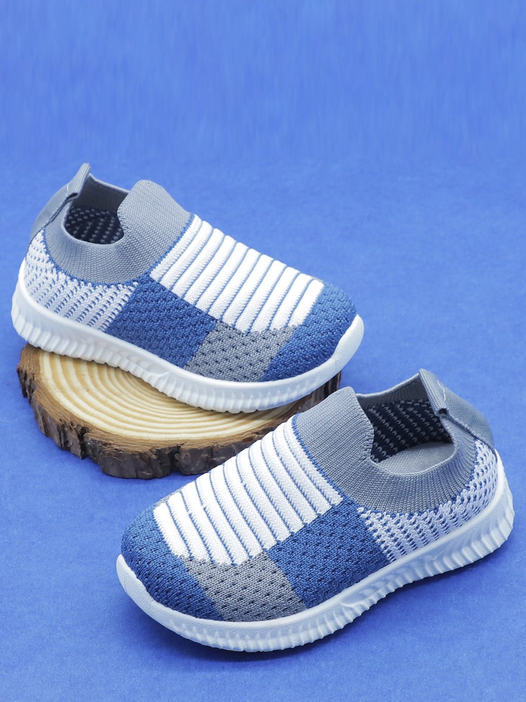 

FEETWELL SHOES Kids Woven Design Slip-On Sneakers, White