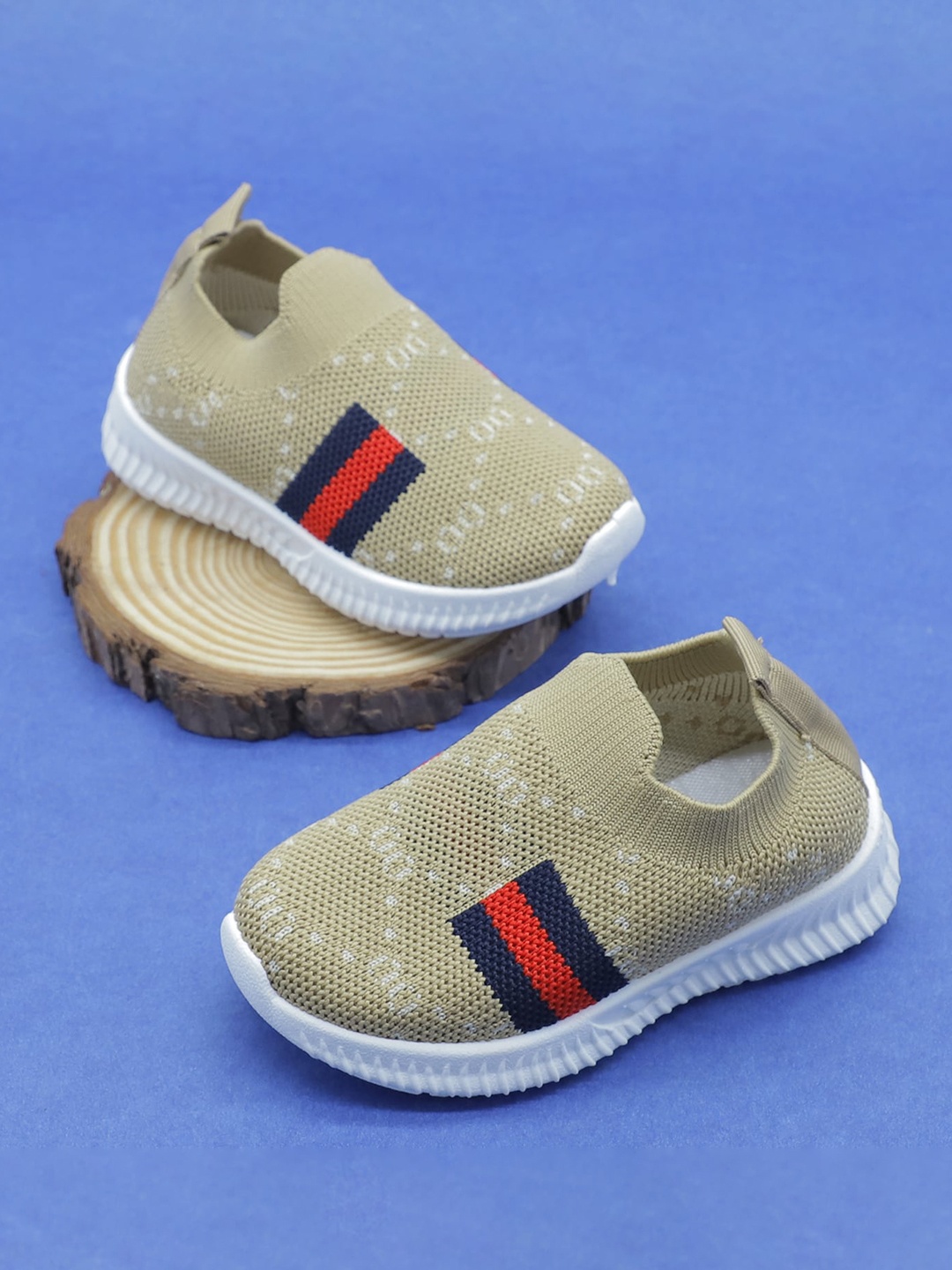 

FEETWELL SHOES Kids Woven Design Slip-On Sneakers, Brown