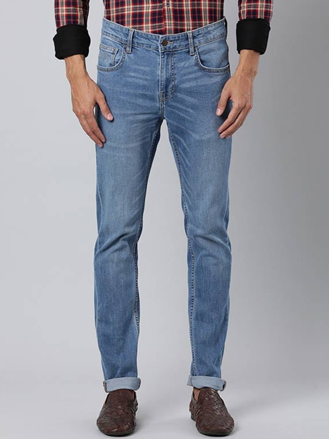 

Indian Terrain Men Brooklyn Slim Fit Light Fade Clean Look Jeans, Blue