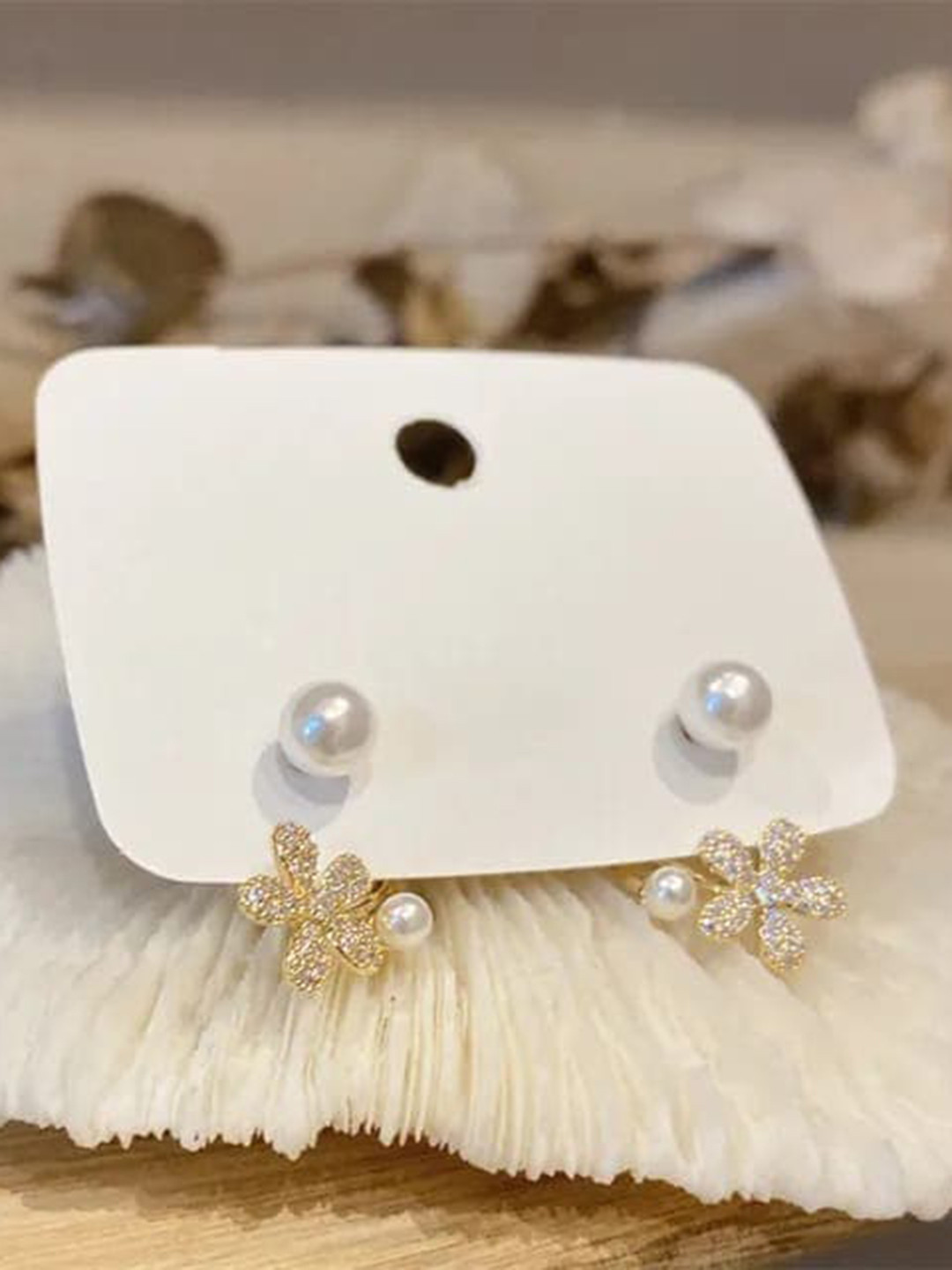 

VIEN Gold-Plated Contemporary Studs Earrings