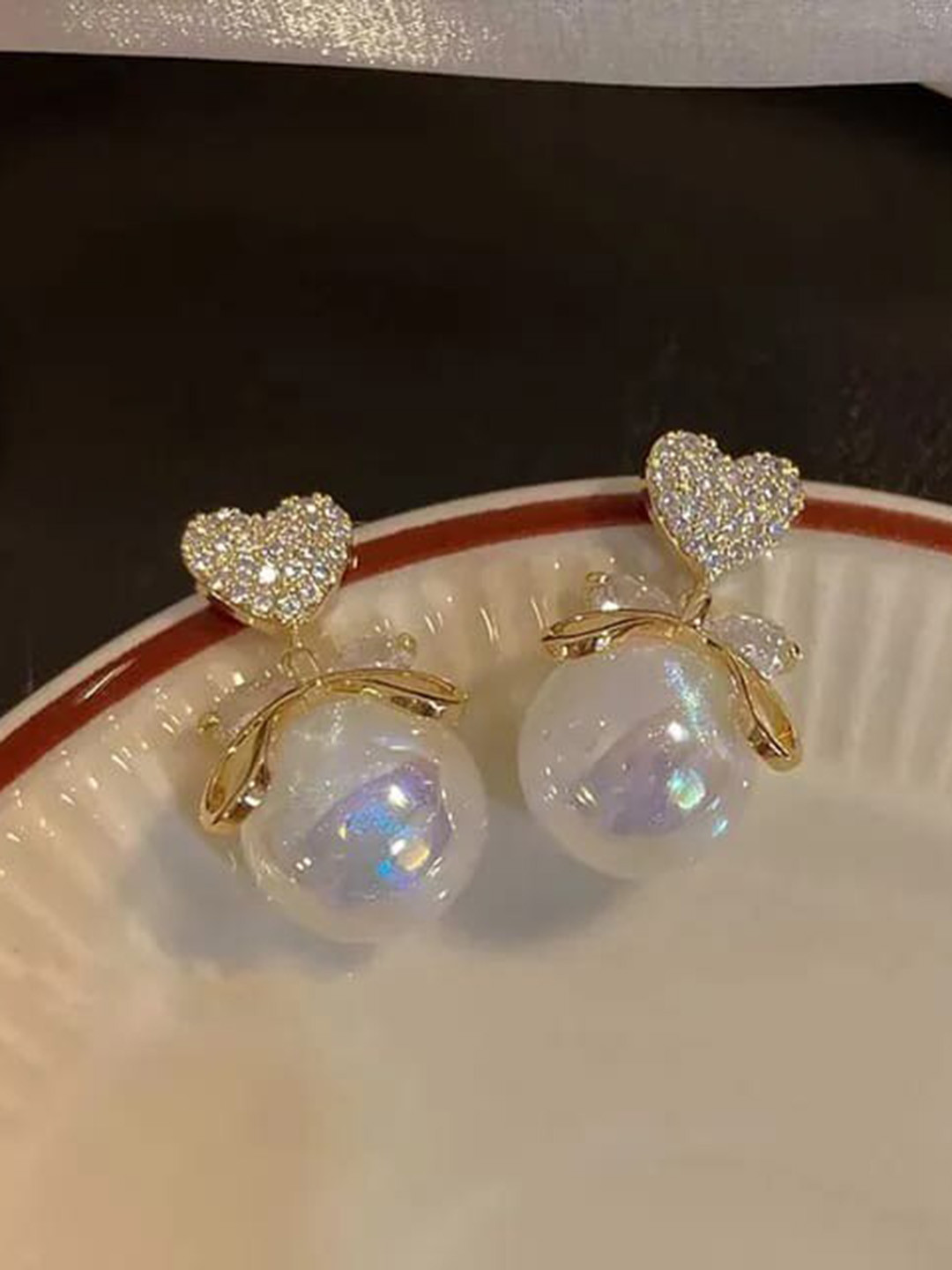 

VIEN Gold-Plated Contemporary Drop Earrings