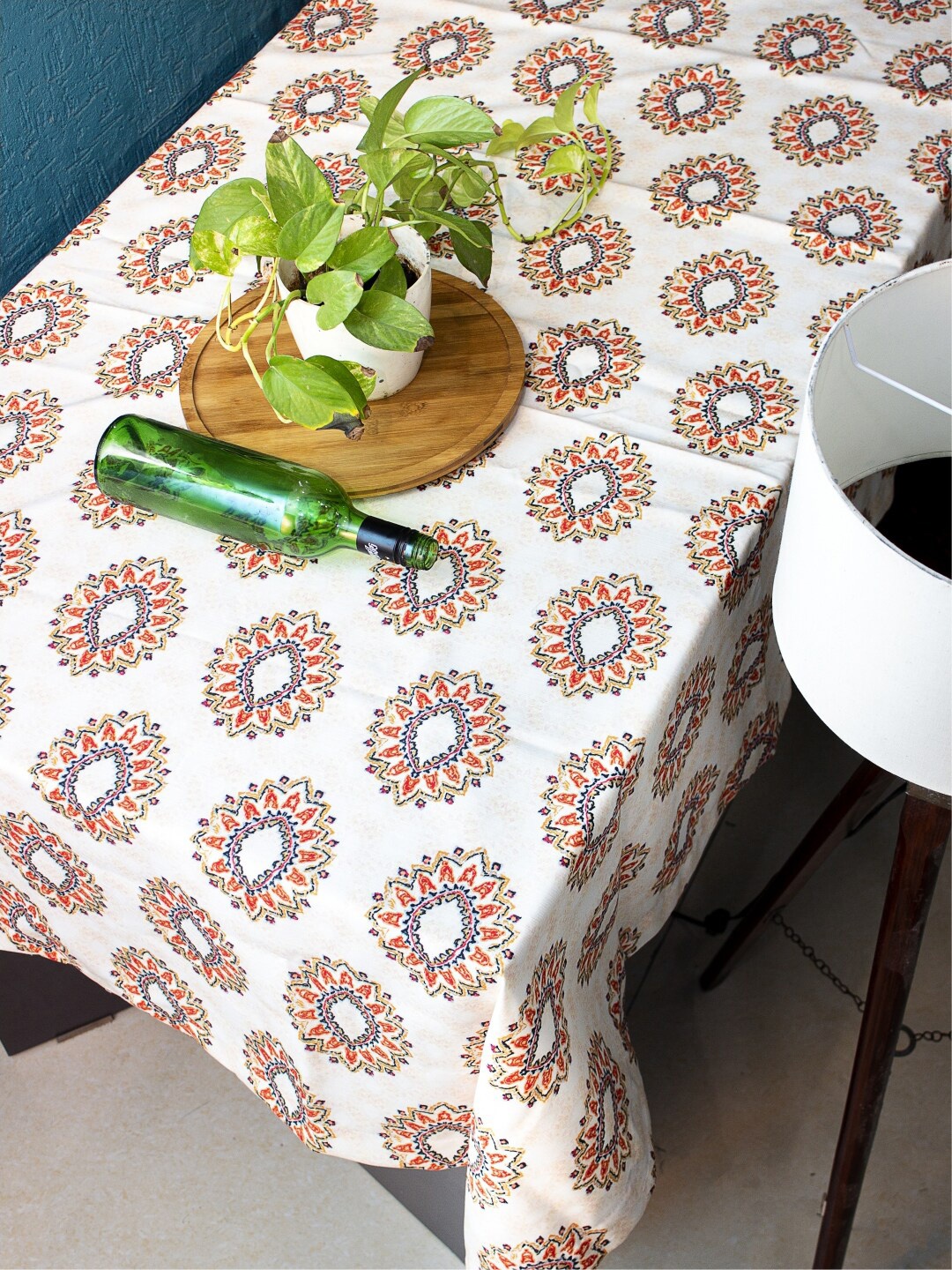 

URBAN SPACE White & Yellow Ethnic Motifs Print 6 Seater Table Cover