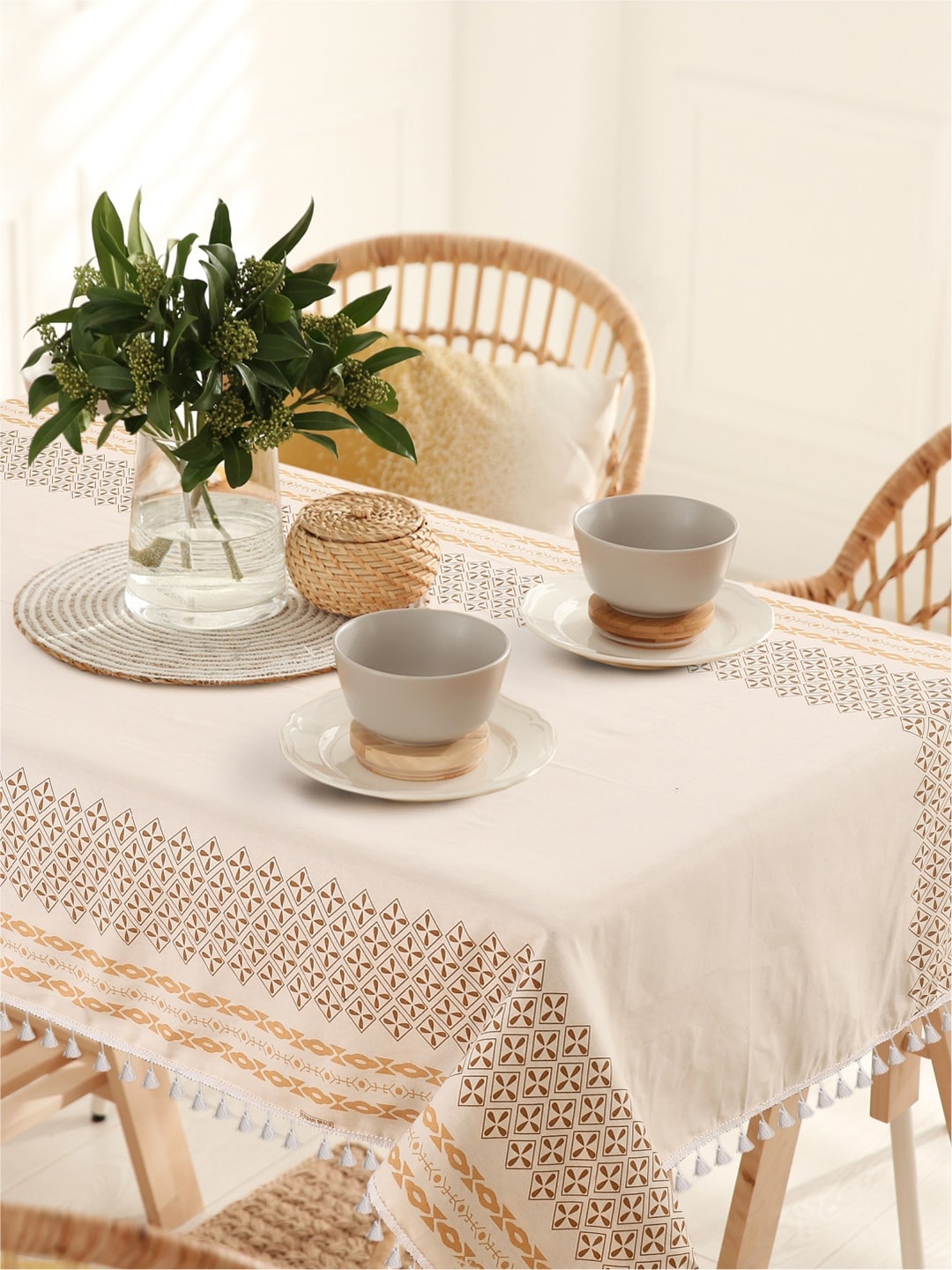 

URBAN SPACE Taupe Printed 6-Seater Table Cover