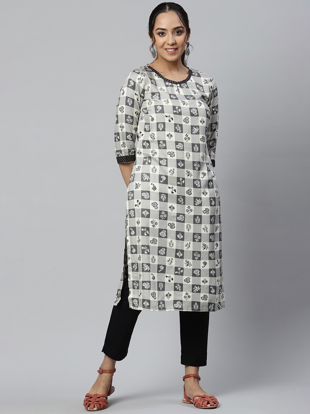 

AURELIA Floral Printed Keyhole Neck Kurta With Trousers, Grey