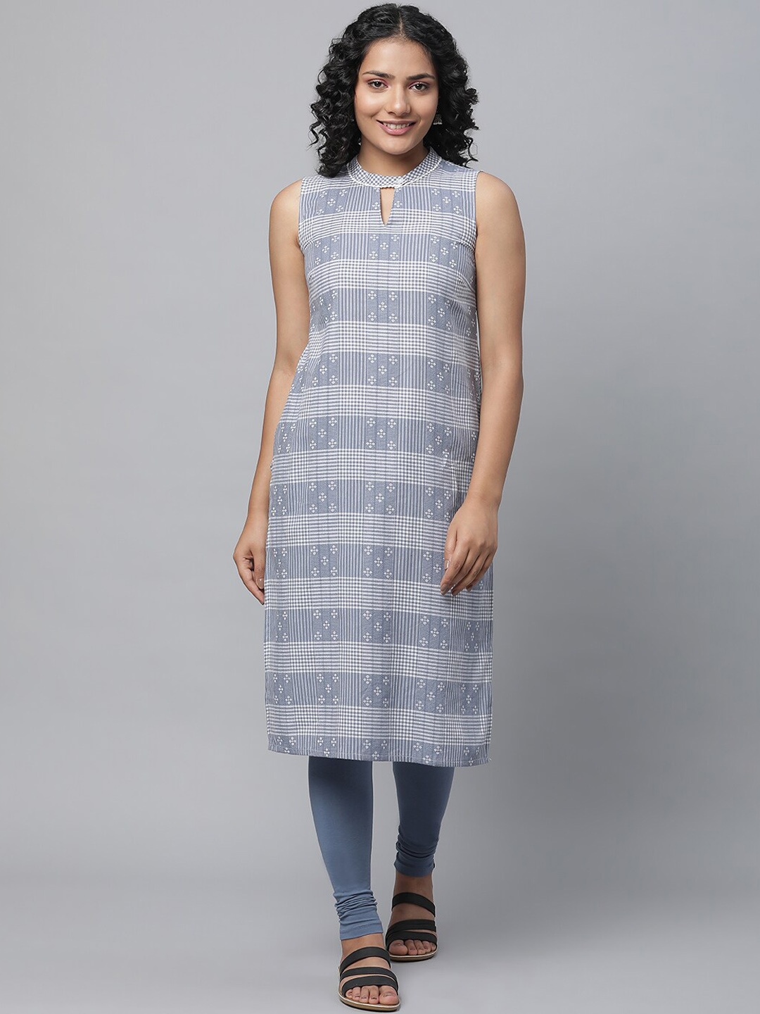 

AURELIA Ethni Motifs Printed Keyhole Neck Pure Cotton Kurta with Leggings, Grey