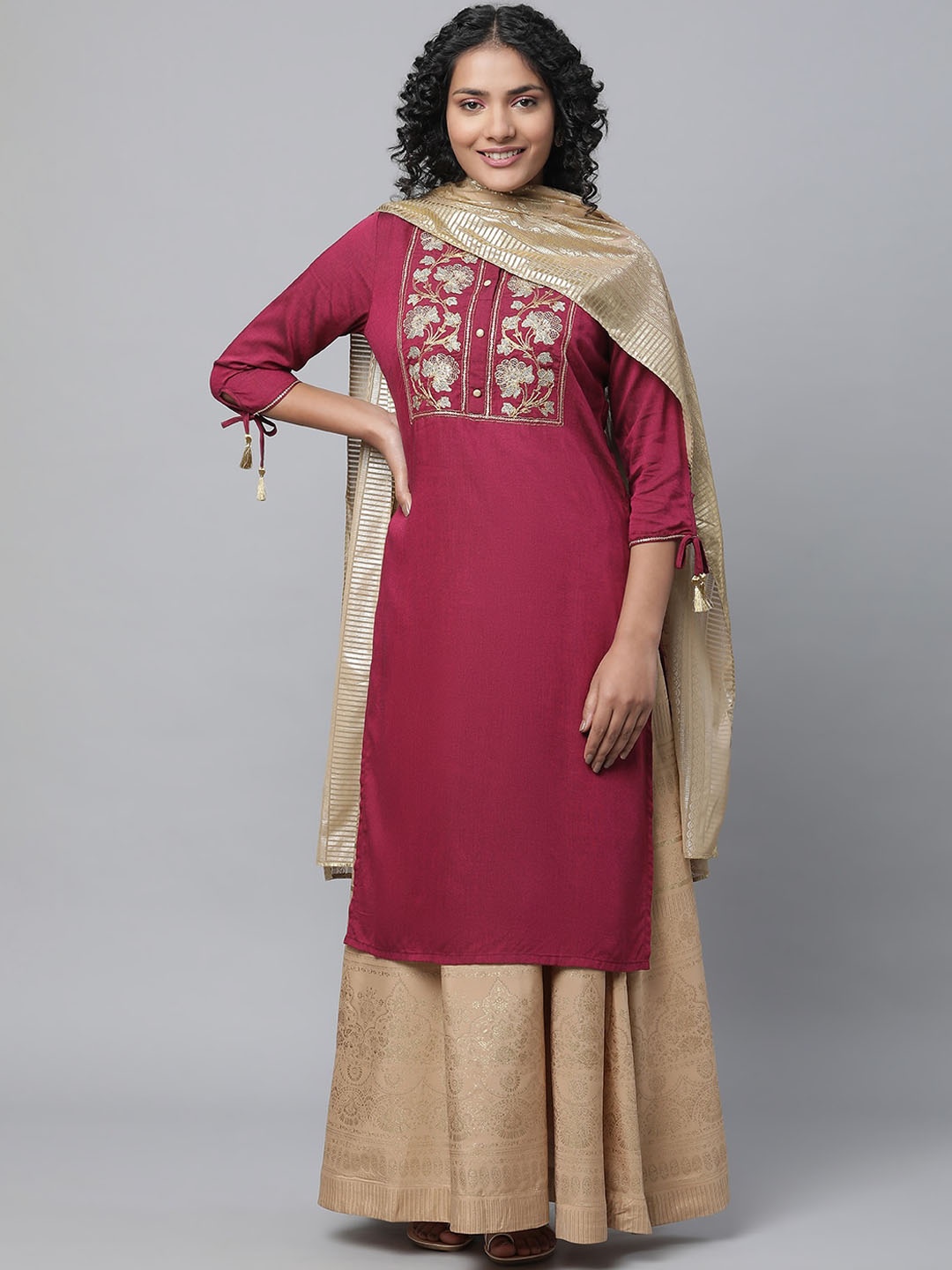 

AURELIA Floral Embroidered Sequined Kurta with Skirt & Dupatta, Maroon