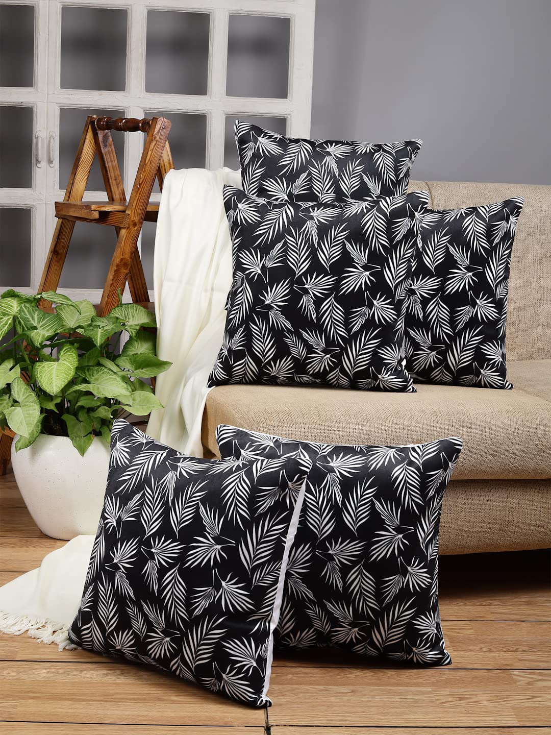 

Stylespace by Isha Black & White 5 Pieces Floral Velvet Square Cushion Covers