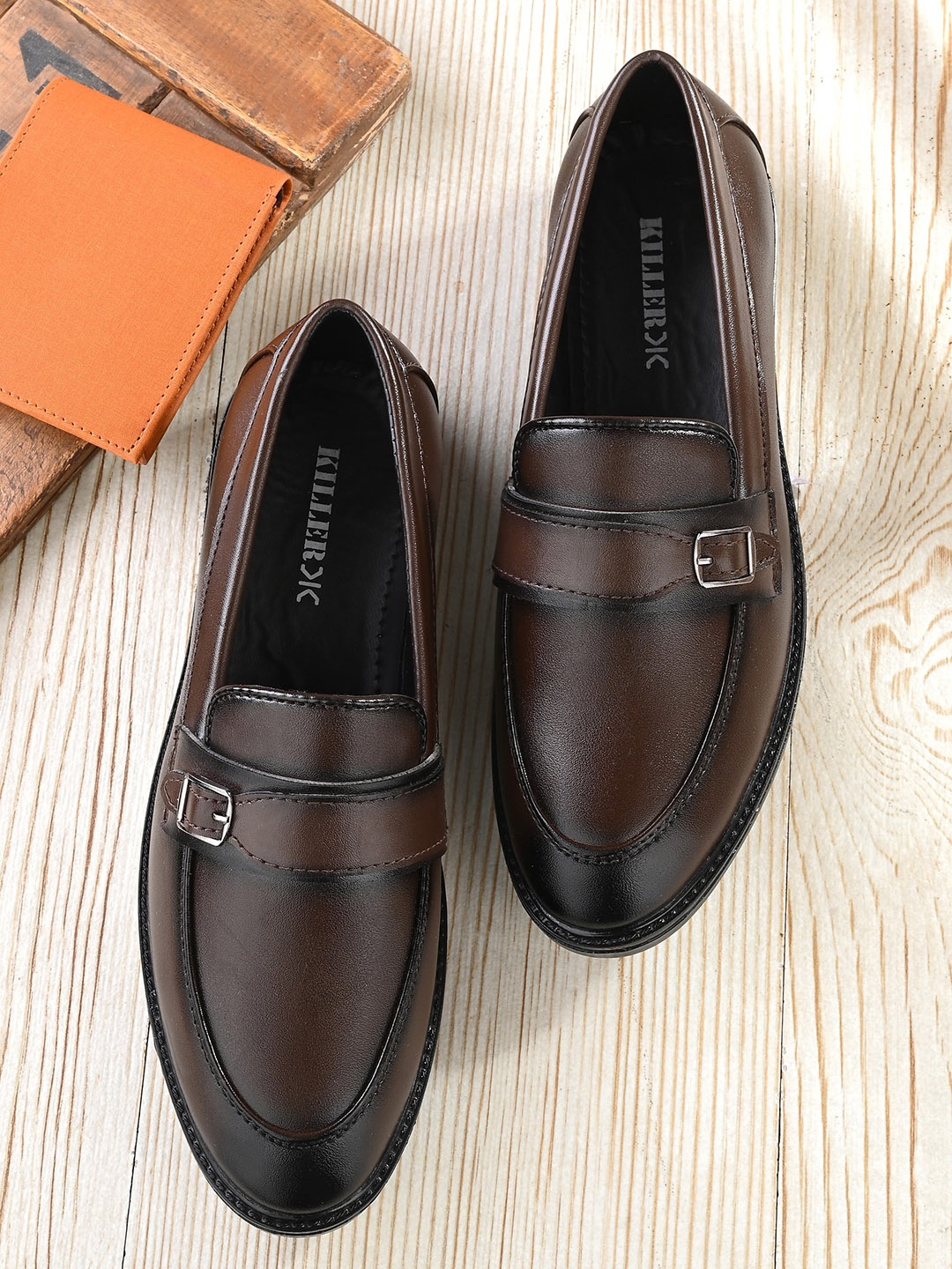 

BUCIK Men Textured Buckled Loafers, Brown